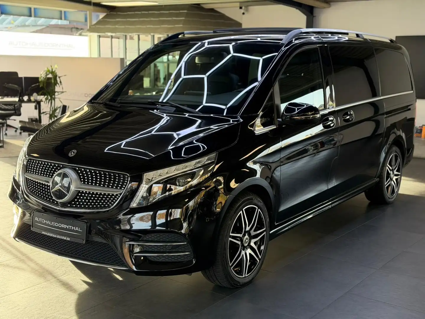 Mercedes-Benz V 220 V 300 d AVANTGARDE EDITION 4MATIC lang/BURMESTER Schwarz - 1