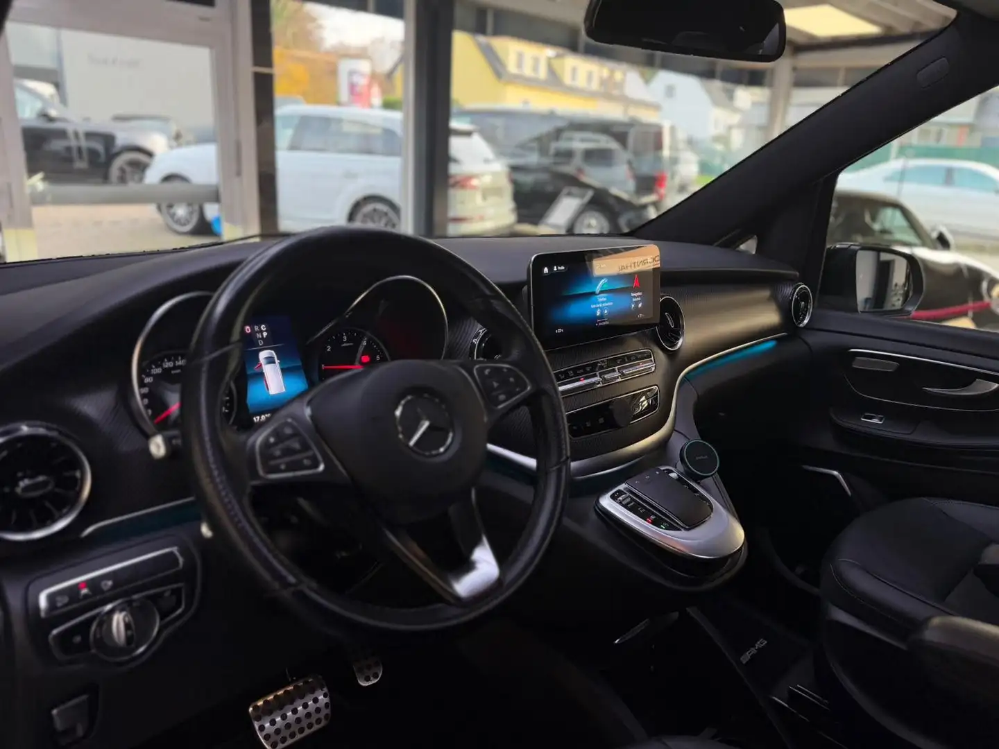 Mercedes-Benz V 220 V 300 d AVANTGARDE EDITION 4MATIC lang/BURMESTER Schwarz - 2