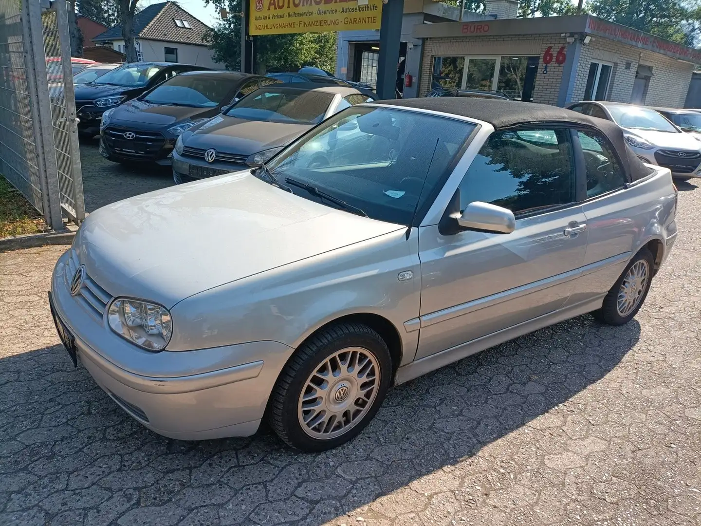 Volkswagen Golf 1.8  Cabriolet  / Klimaanlage / Silber - 1