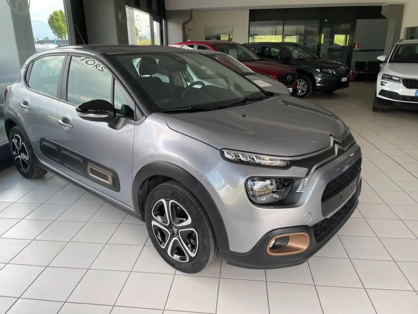 Citroen C3 1.2 83 CV C-SERIES Grau - 1