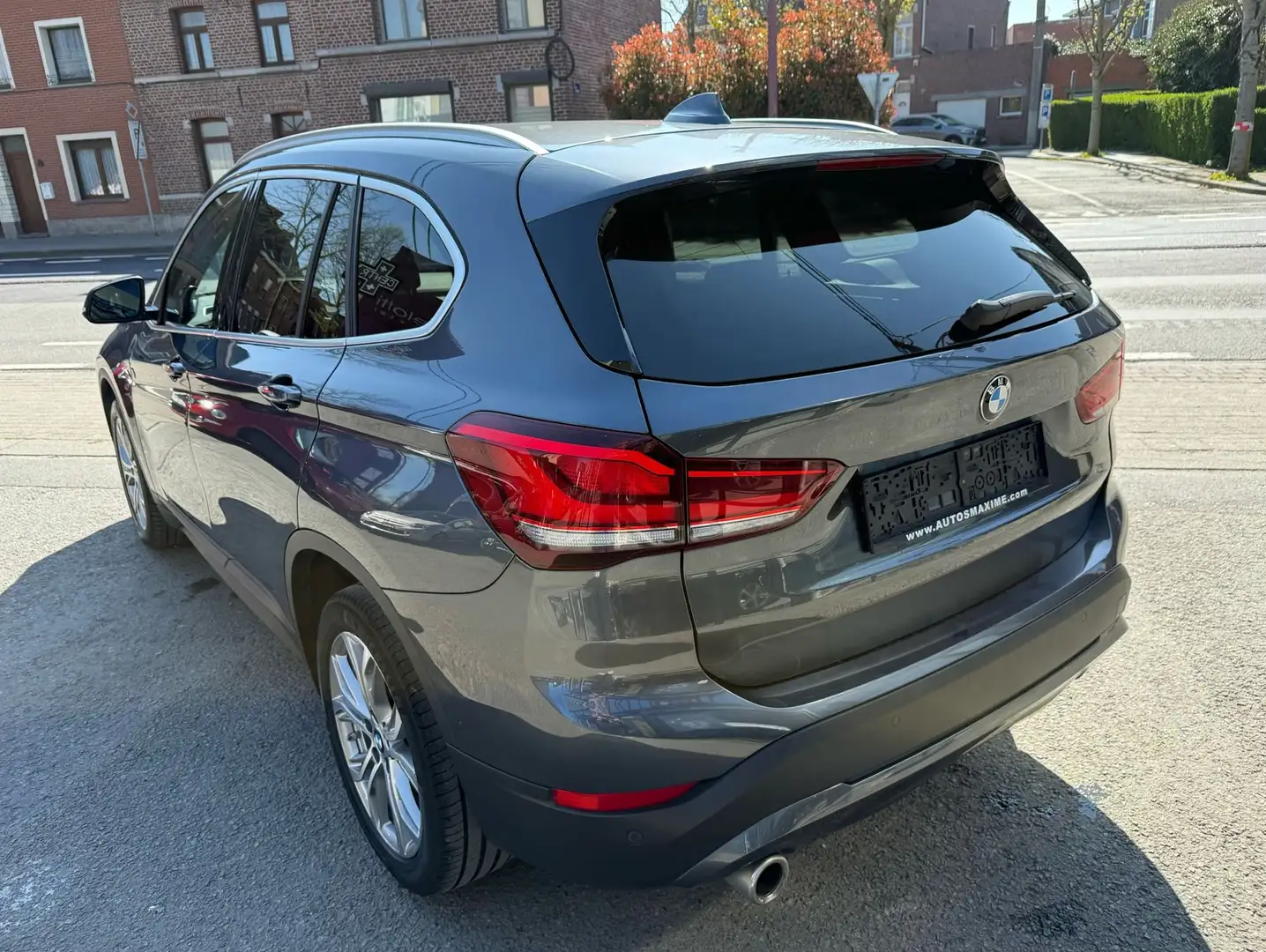 BMW X1 1.5iA sDrive18 / FULL LED / Caméra / Garantie / Gris - 2