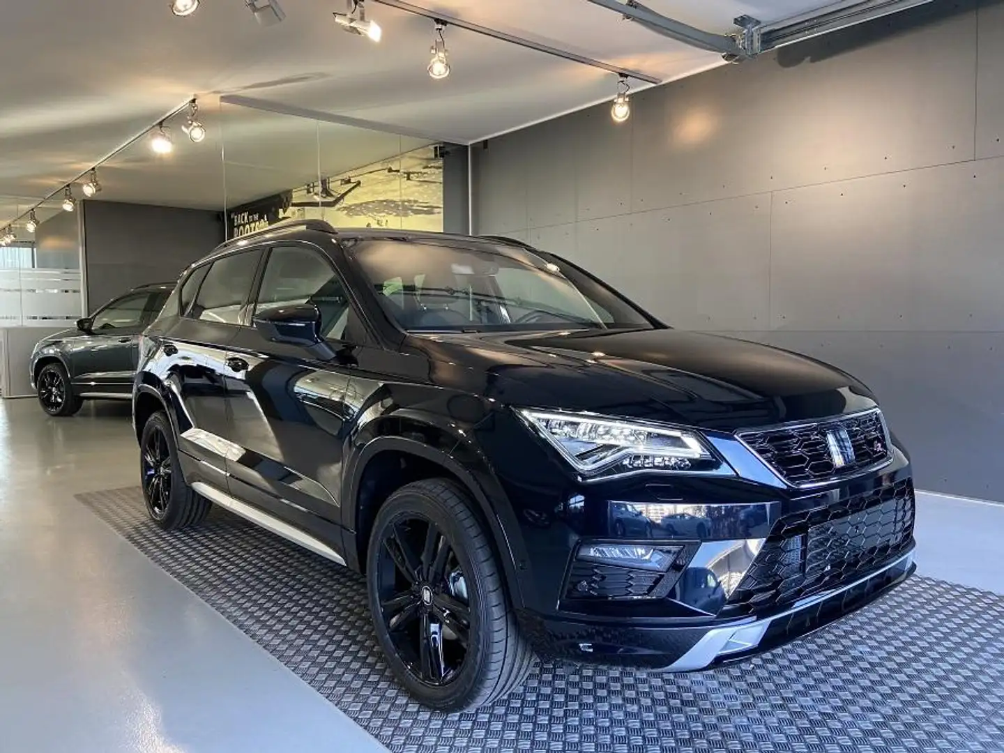 SEAT Ateca FR 1.5 TSI 150 ACT DSG NAVI, WINTER, BEATS, DAB... Schwarz - 1