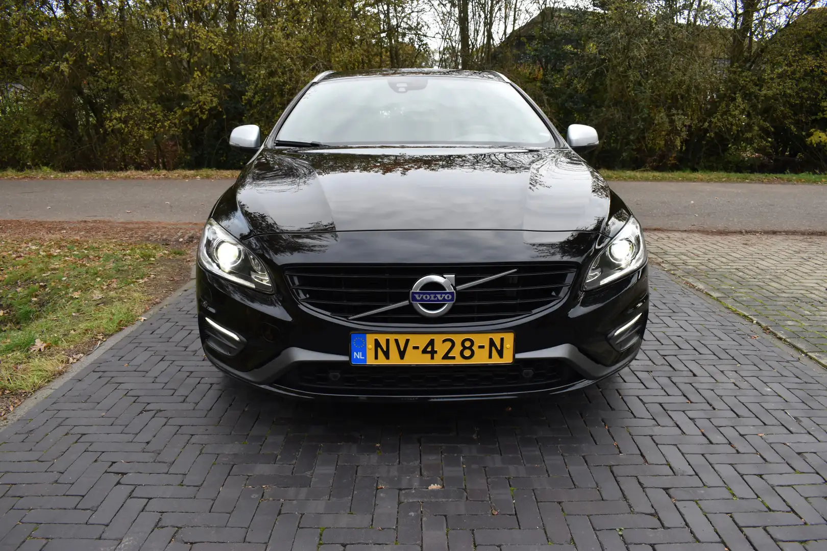 Volvo V60 1.5 T3 Nordic+ R LINE TREKH. 65DKM! Nero - 2
