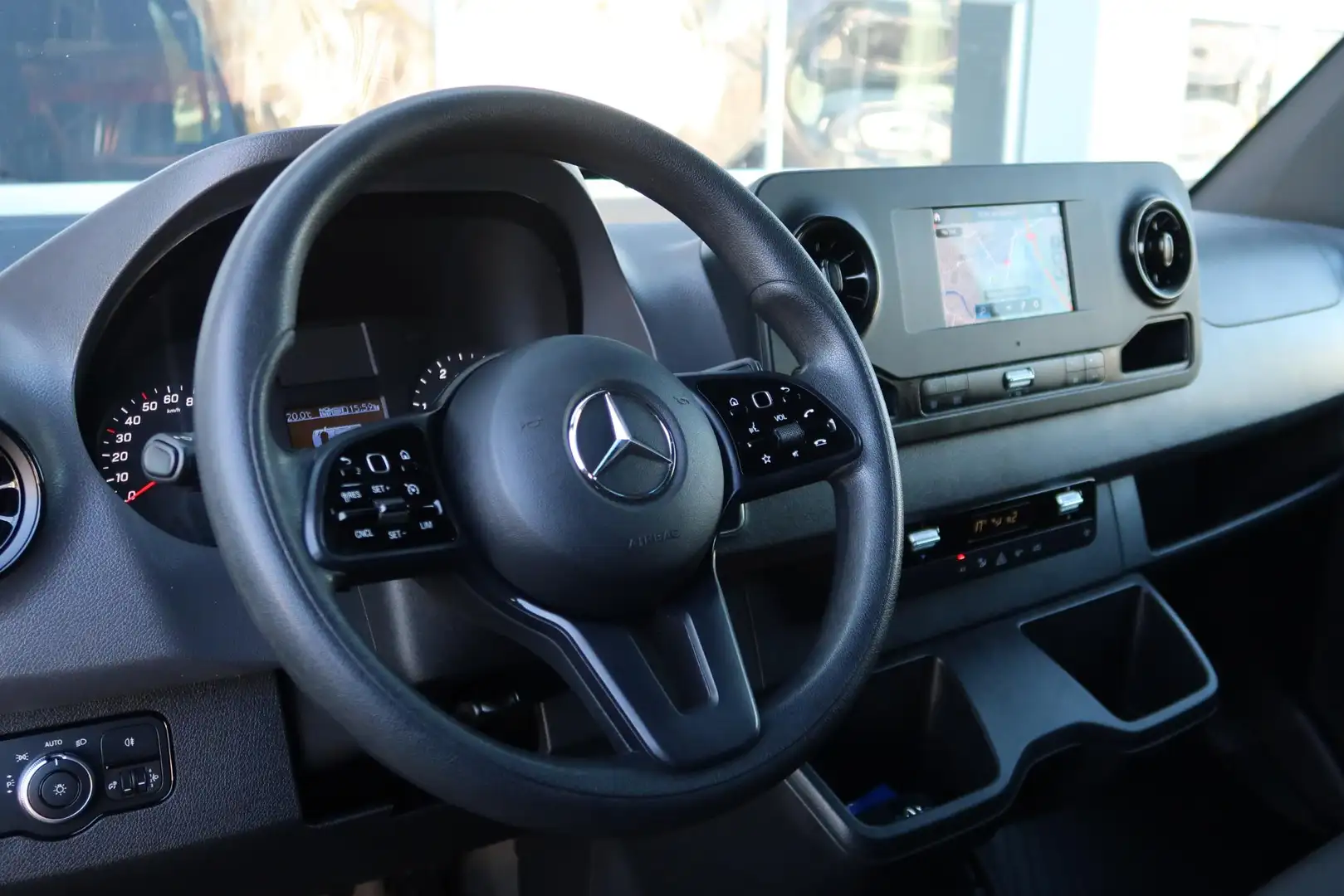 Mercedes-Benz Sprinter 519 3.0 CDI L2H2 V6 AUT/ CAMERA/ 2X DEUR/ 1EIG/ CR Negro - 2