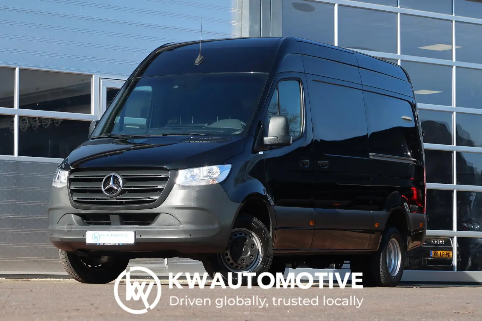 Mercedes-Benz Sprinter 519 3.0 CDI L2H2 V6 AUT/ CAMERA/ 2X DEUR/ 1EIG/ CR Negro - 1
