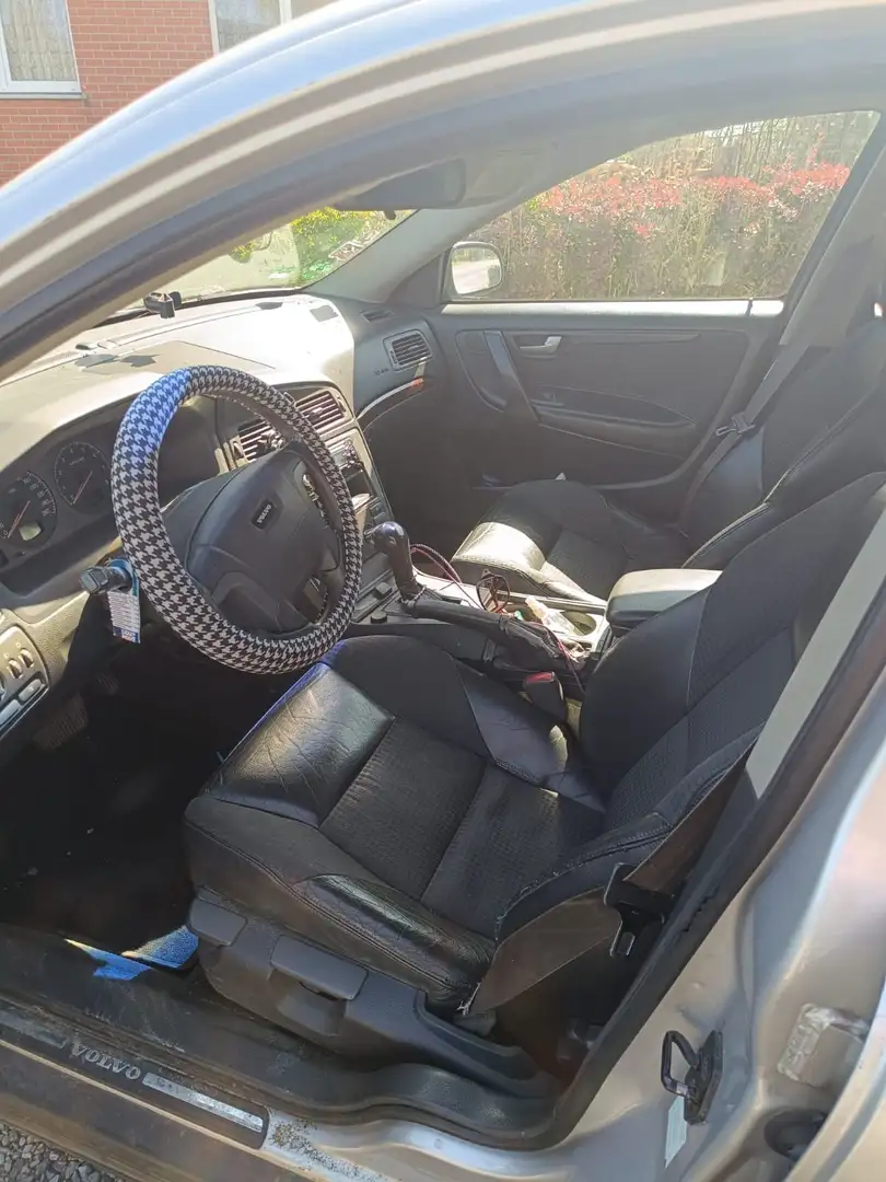 Volvo V70 V70 Bi-Fuel Silver - 2