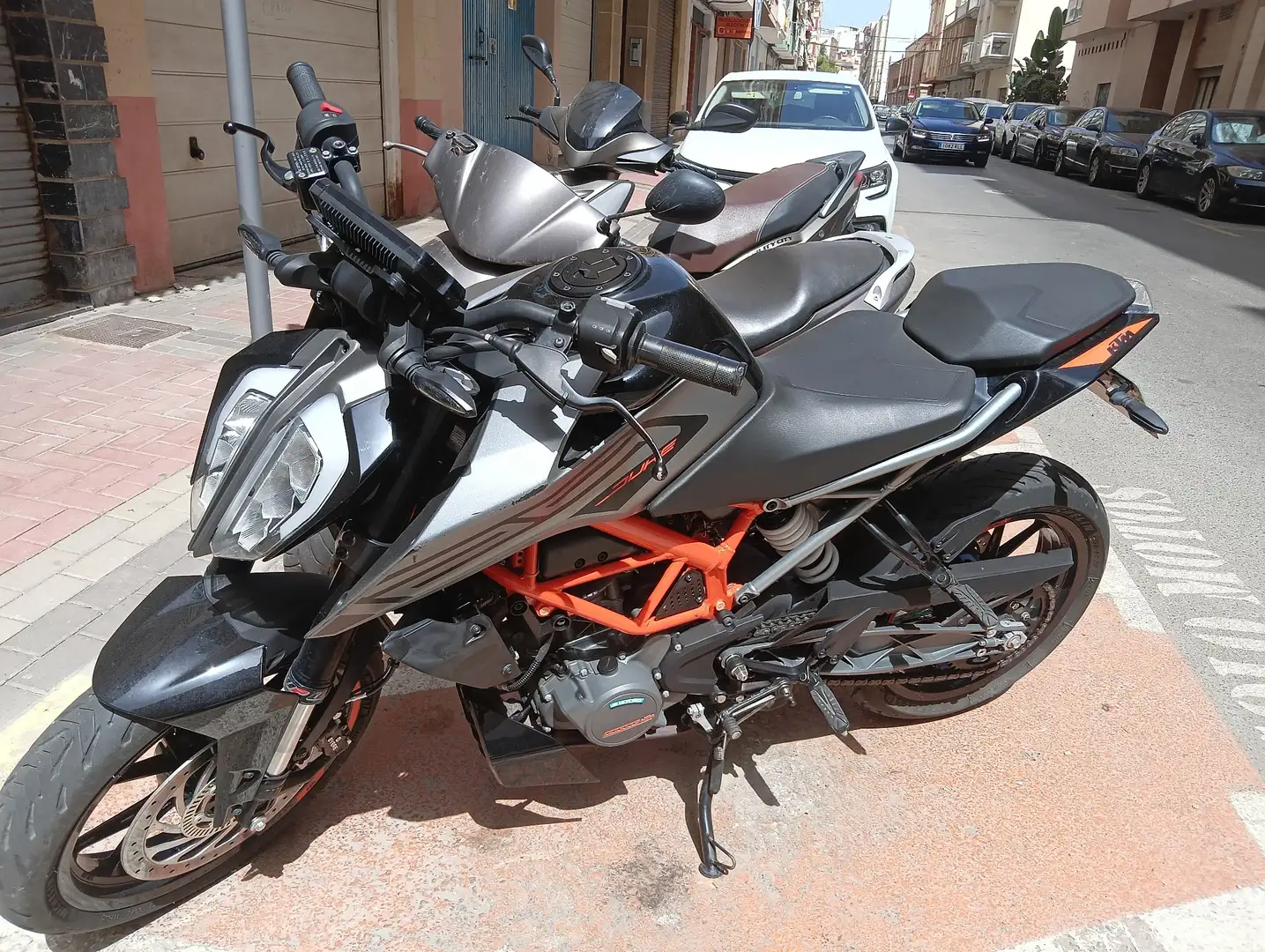KTM 125 Duke Negro - 1