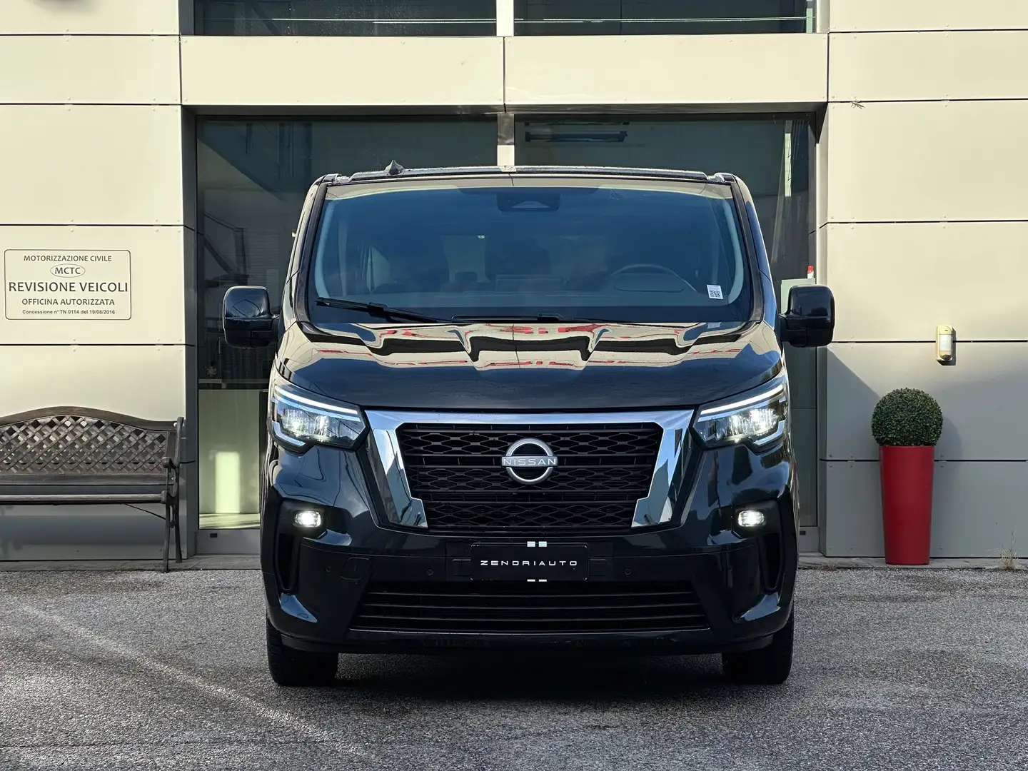 Nissan Primastar 2.0 dCi Tekna L2H1 150cv 9 POSTI PASSO LUNGO Negru - 2