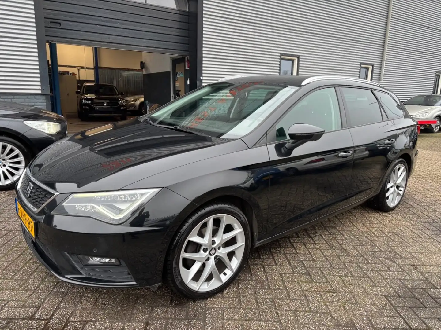 SEAT Leon ST 1.4 TSI X-PERIENCE | 3 MND GAR | NAVI | CLIMA | Zwart - 2