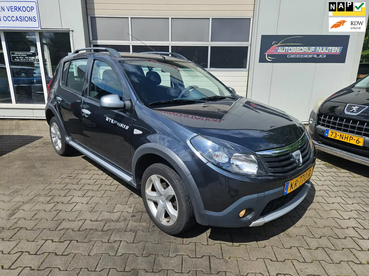 Dacia Sandero 1.6 Stepway AIRCO Grau - 1