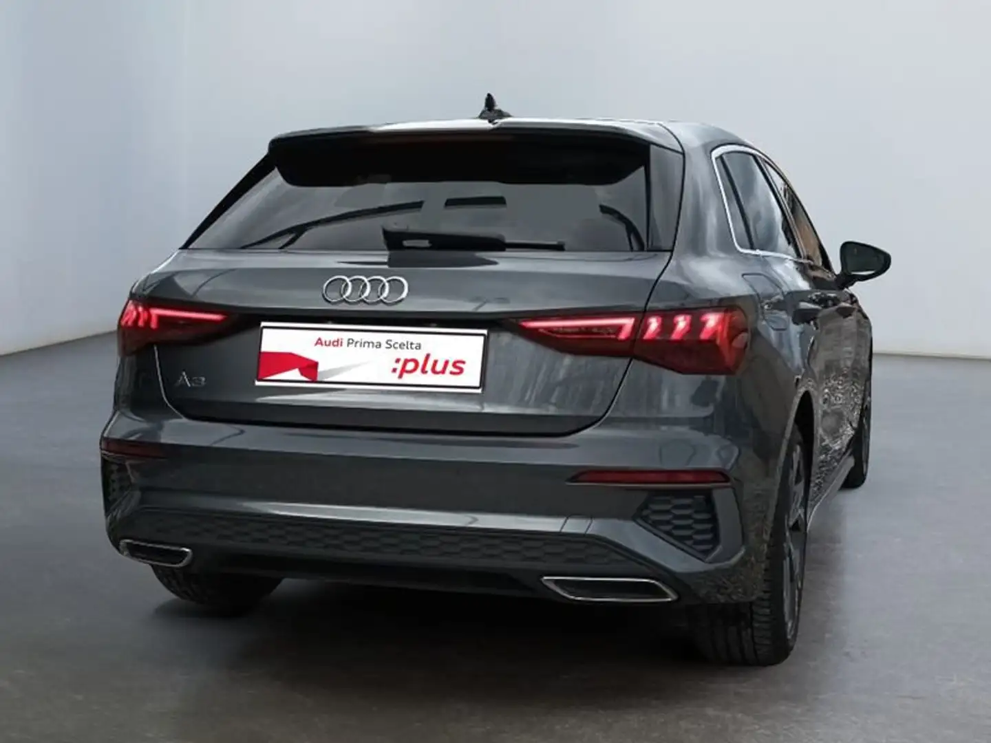 Audi A3 4ª serie SPB Sportback 30 TFSI S tronic S line ed Grigio - 2