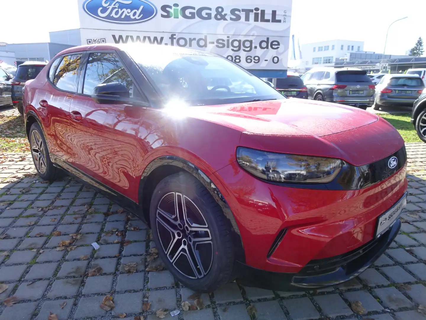 Ford Capri Premium**AWD EXTENDED RANGE** *PANO*360°*iACC* Rosso - 2