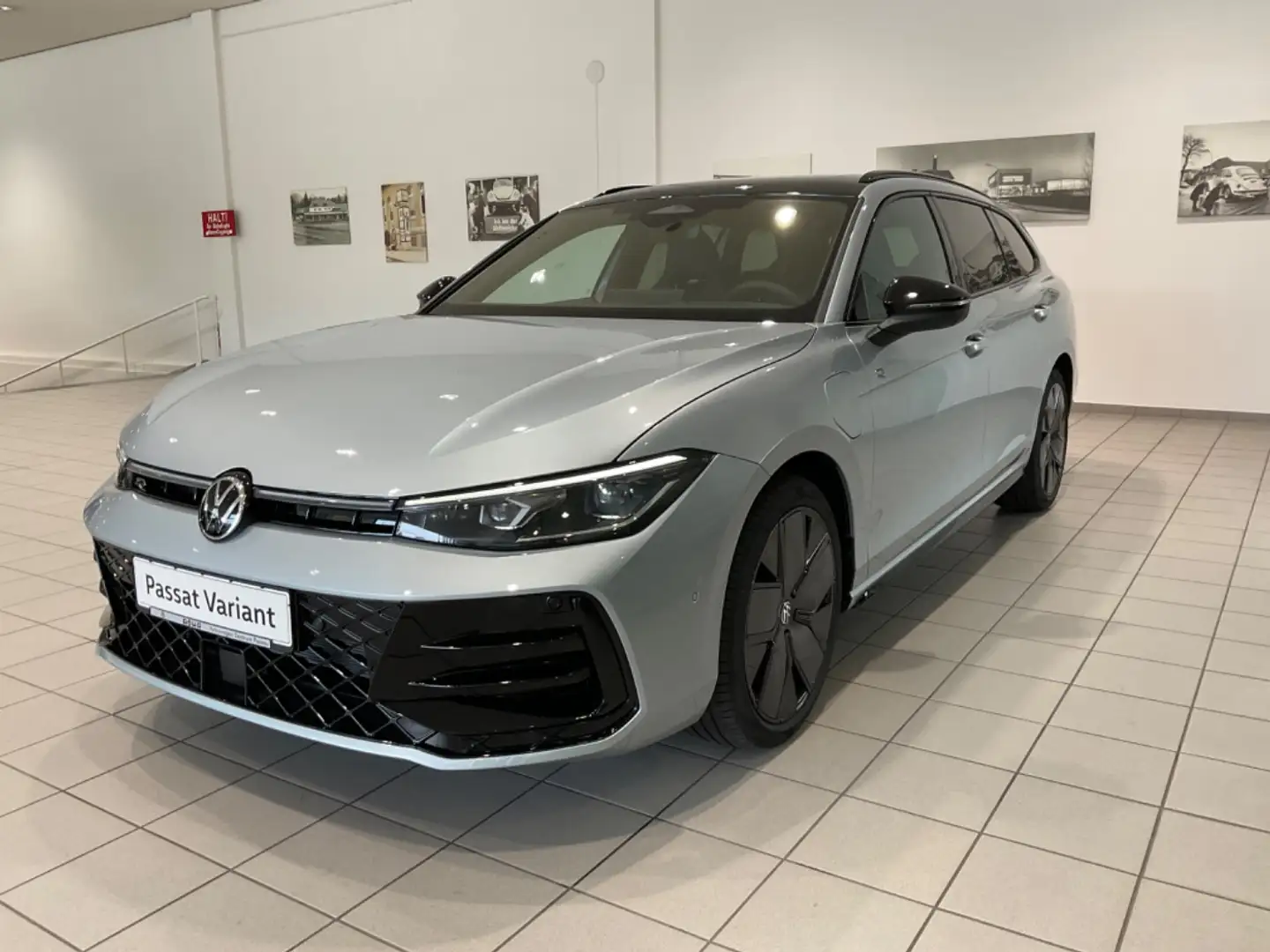 Volkswagen Passat Variant R-Line (AHK.IQ.DRIVE.Pano.Navi.AreaView)1.5 eHybri Nero - 2