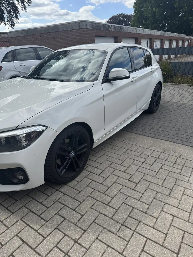 BMW 120 120 d Edition M Sport Shadow Weiß - 2