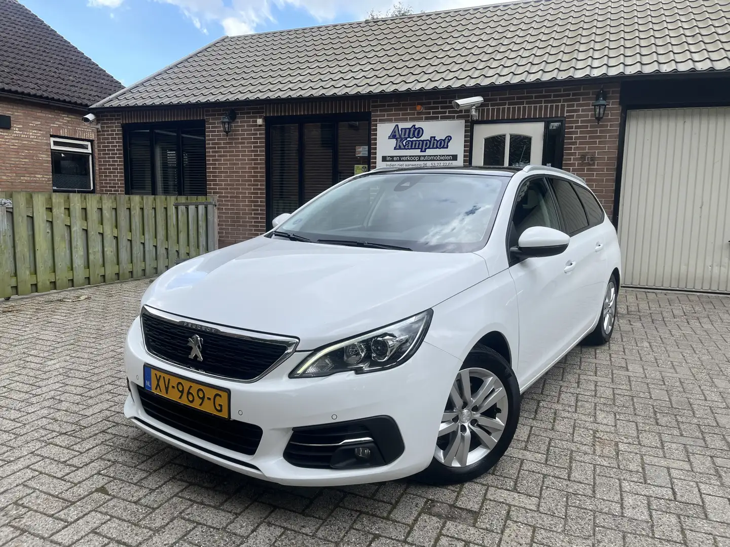 Peugeot 308 SW 1.2 PureTech Blue Lease Executive Panodak Weiß - 1