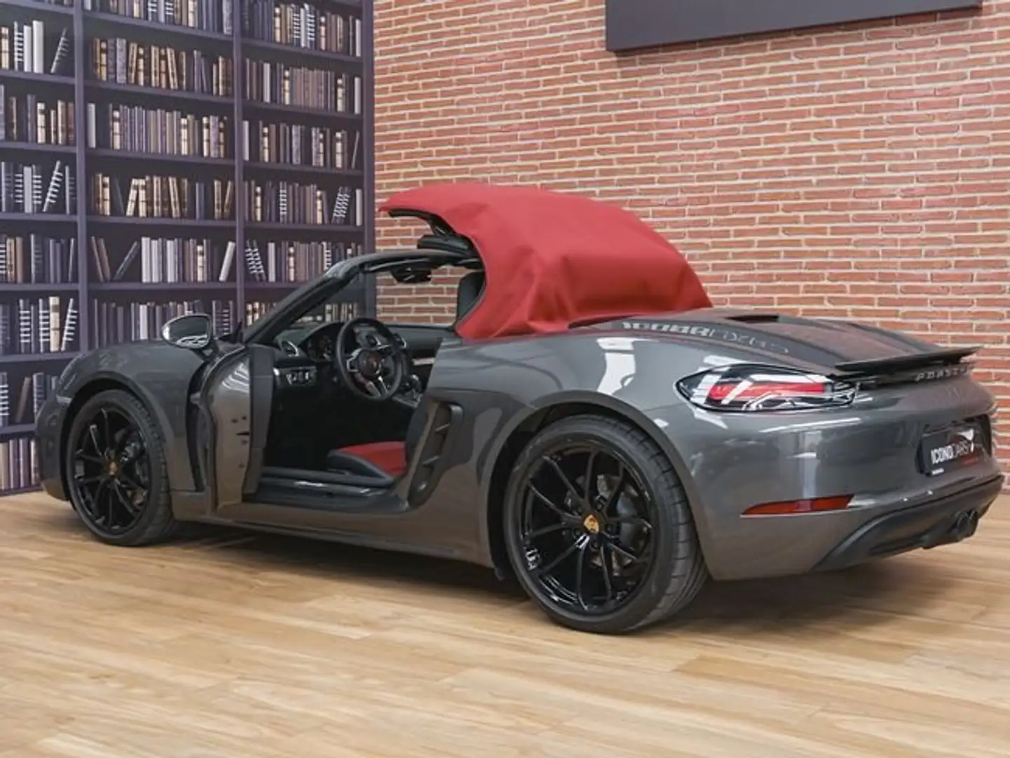 Porsche 718 Spyder Boxster Gris - 2