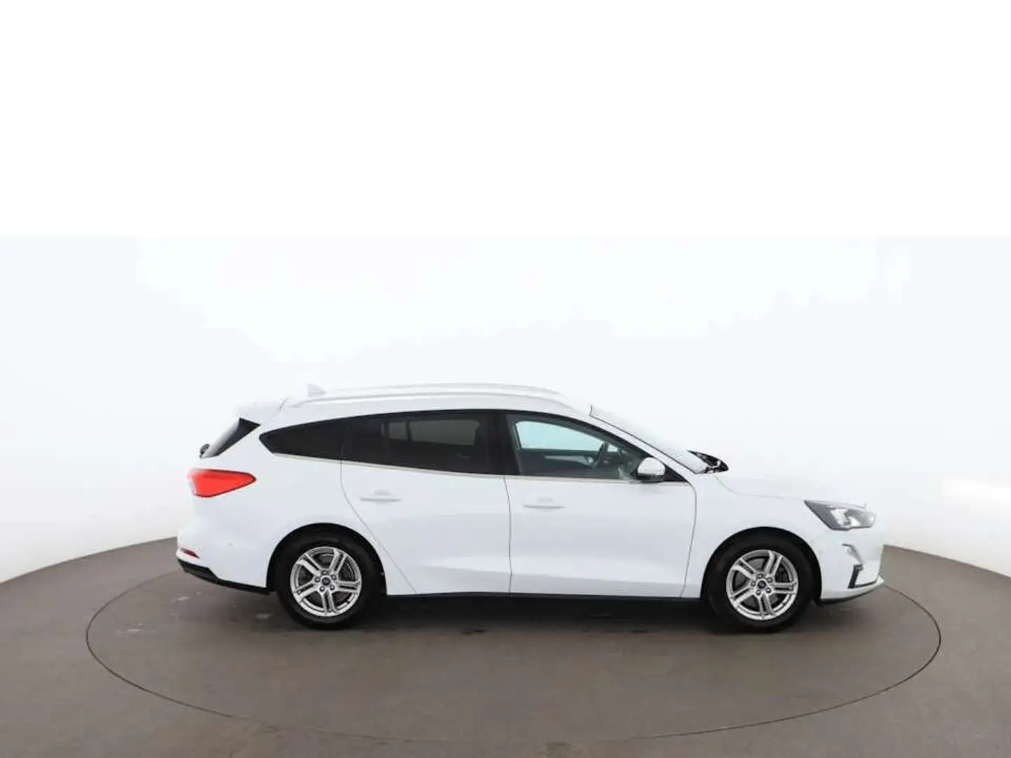 Ford Focus Turnier 1.5 EcoBlue LED RADAR NAVI SITZHZG Weiß - 2