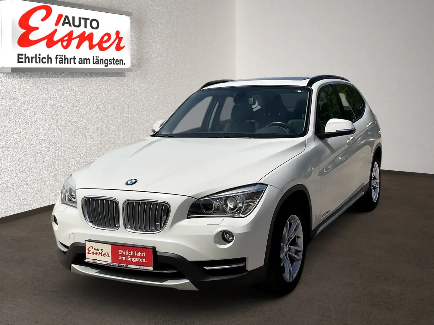 BMW X1 d xDrive 20 BiXenon KlimaA LM PDC Pano SD SHZ Weiß - 2