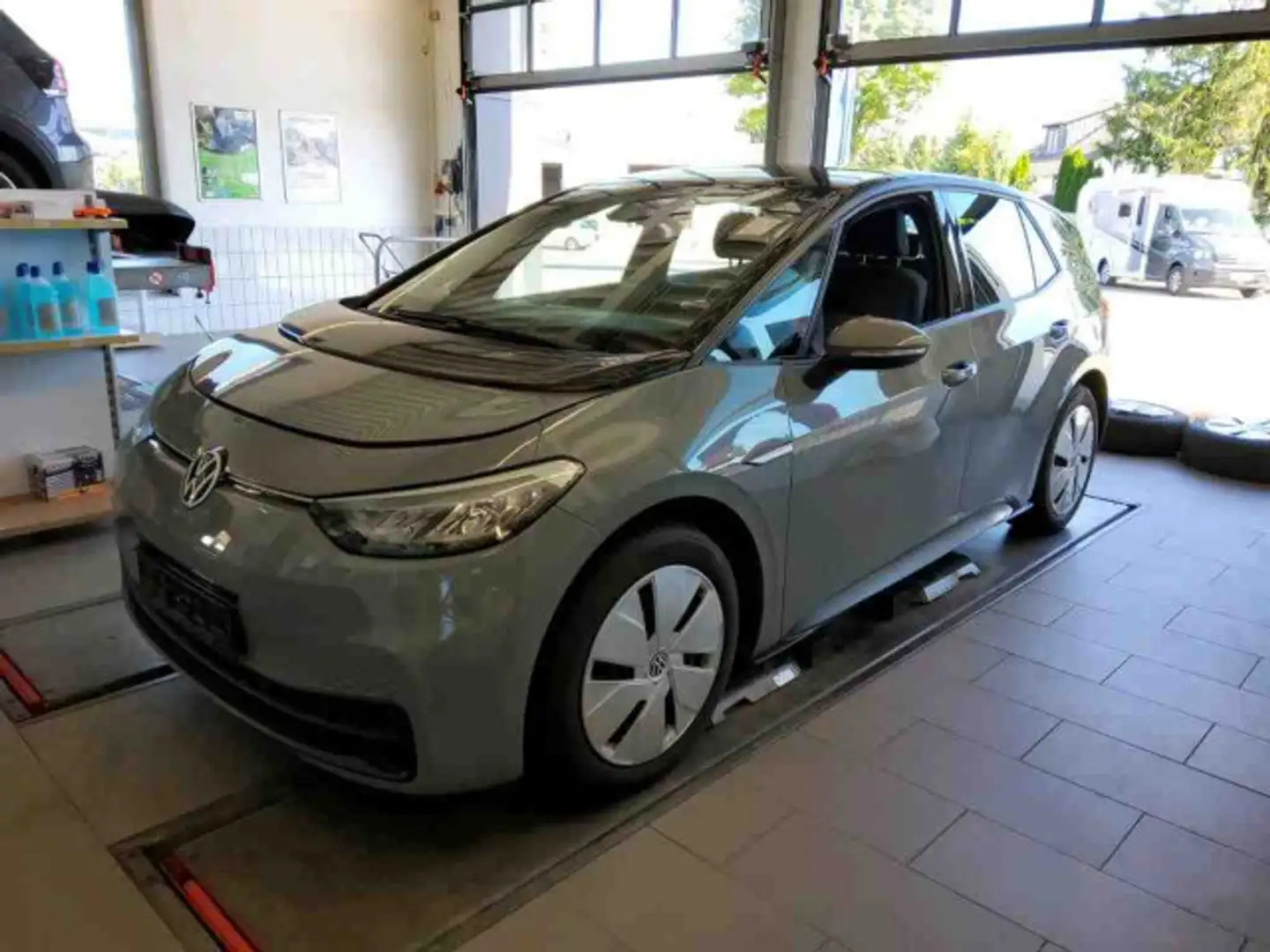 Volkswagen ID.3 Pure Performance *LED*NAVI*SPUR*FRONT* Grijs - 2