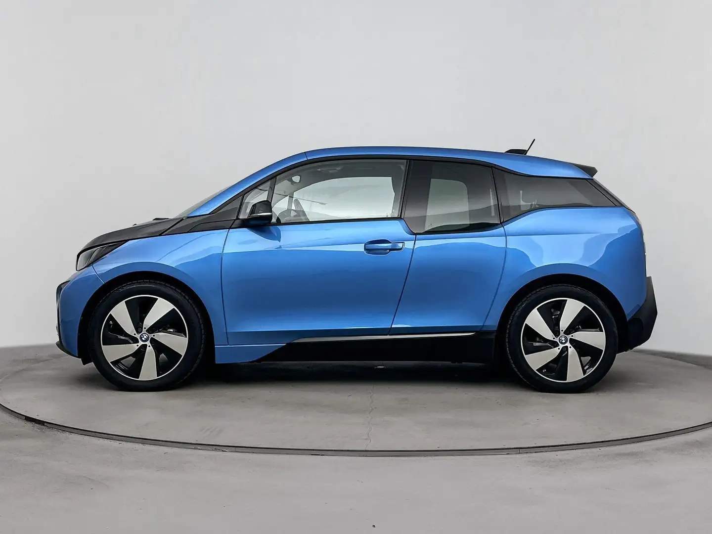 BMW i3 High Voltage Edition 94Ah 33 kWh | Navigatie | Par Blauw - 2