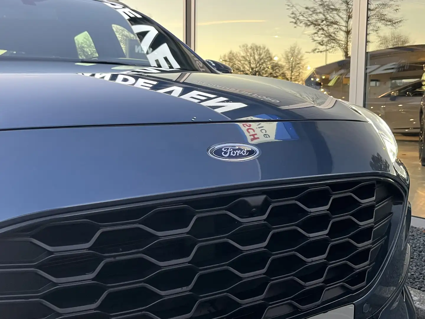 Ford Kuga 2.5 PHEV ST-Line 225pk/165kW e-CVT Automaat | 6274 Blauw - 2