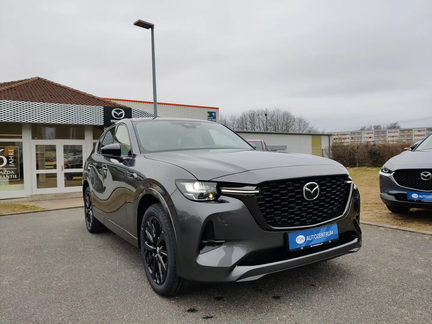 Mazda CX-60 2.5 PHEV 327PS AWD AT HOMURA COSO AHK Grau - 2
