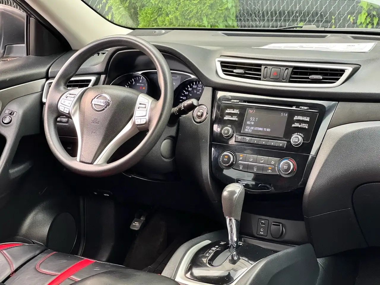 Nissan Rogue снимка Nissan Rogue