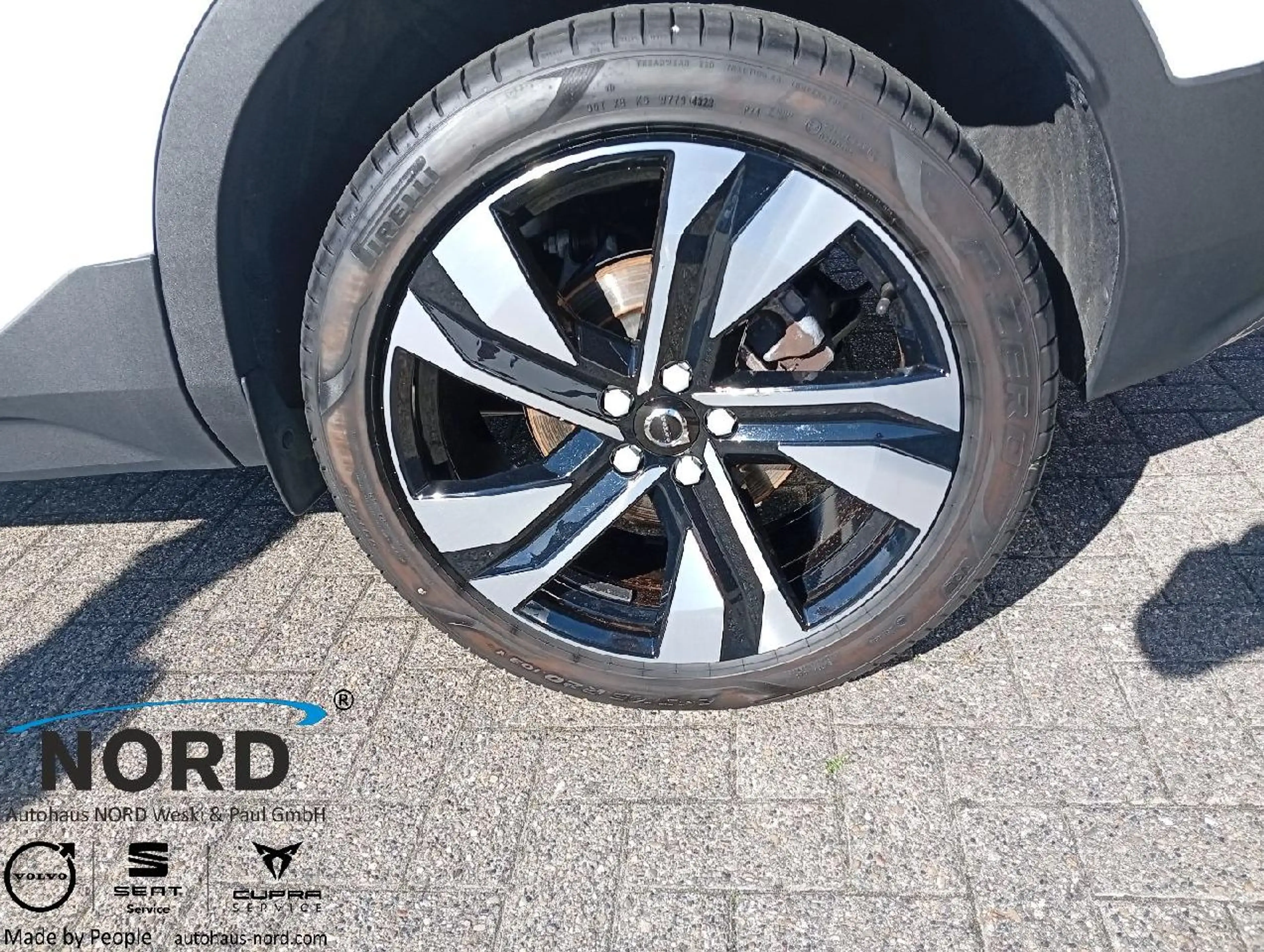 Volvo XC40 B3 Core 2WD/AHK/20Zoll/Blis/ACC — photo 9