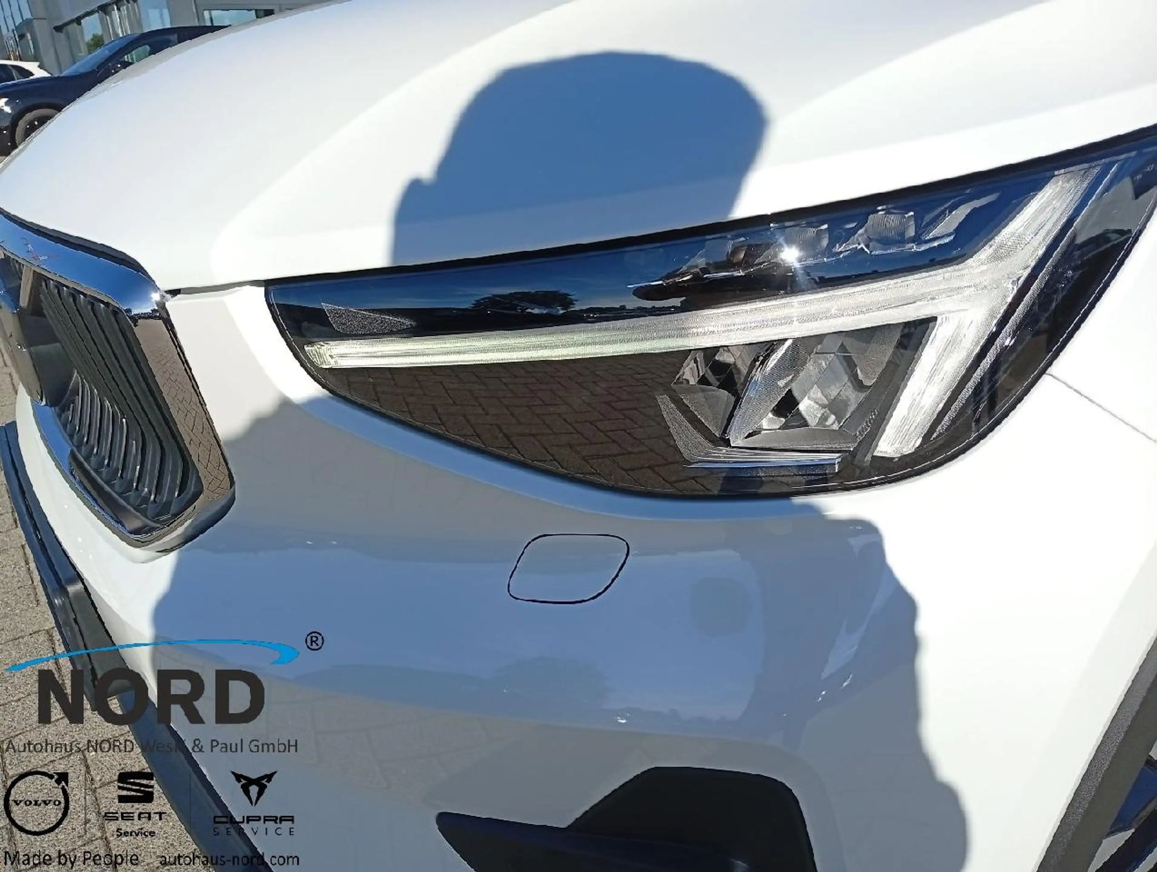 Volvo XC40 B3 Core 2WD/AHK/20Zoll/Blis/ACC — photo 10