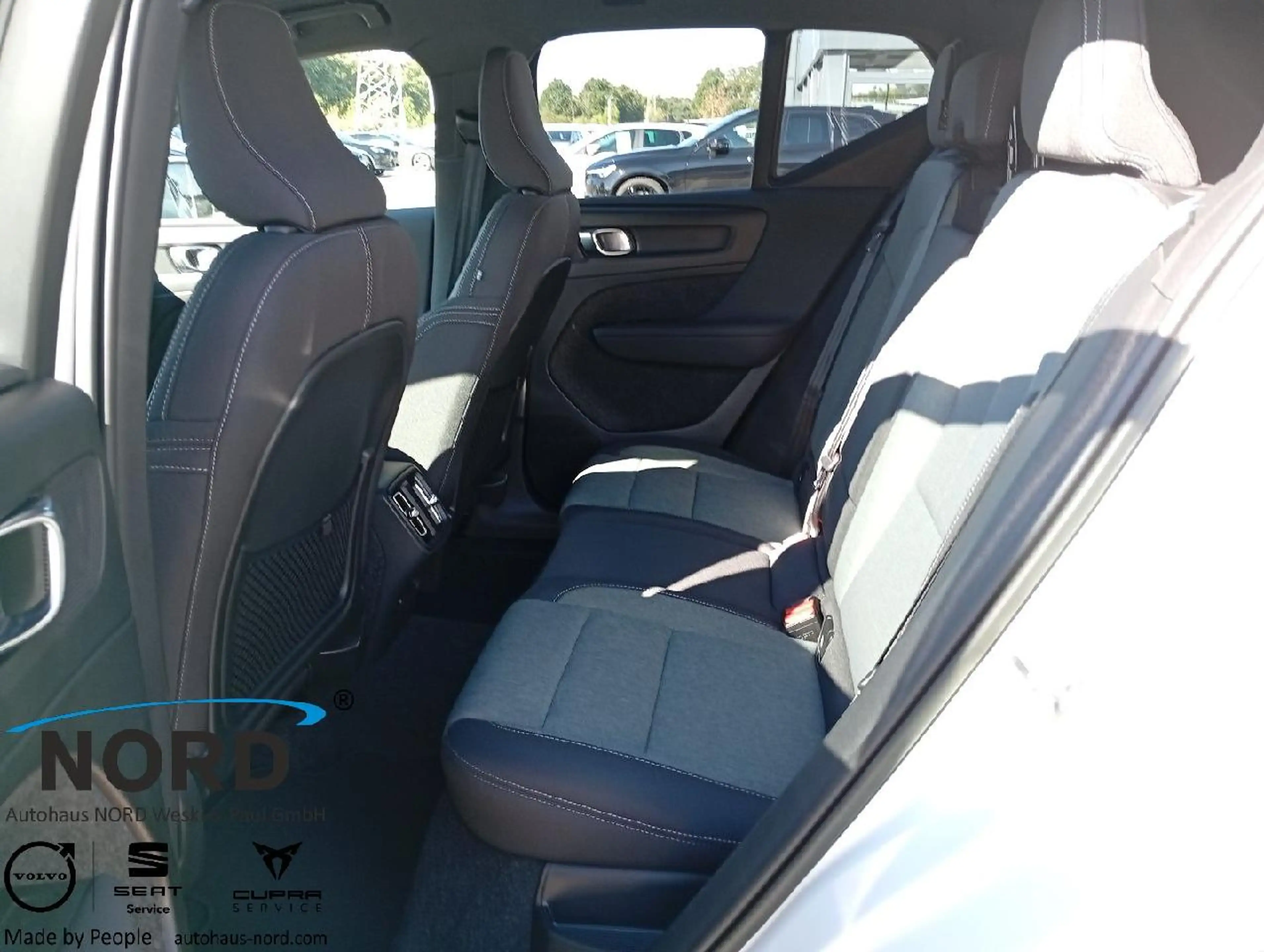 Volvo XC40 B3 Core 2WD/AHK/20Zoll/Blis/ACC — photo 13