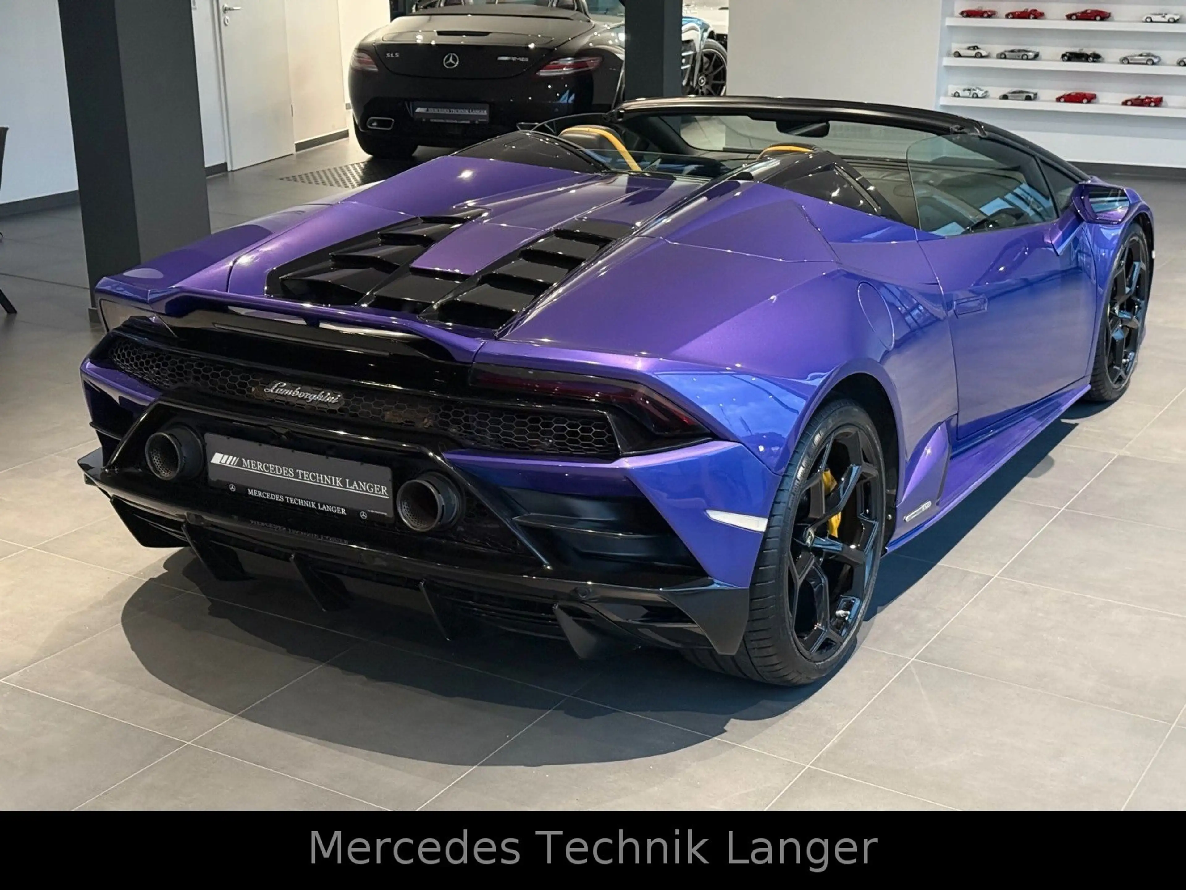 Lamborghini Huracán EVO Spyder LP640 AWD LIFT — photo 4
