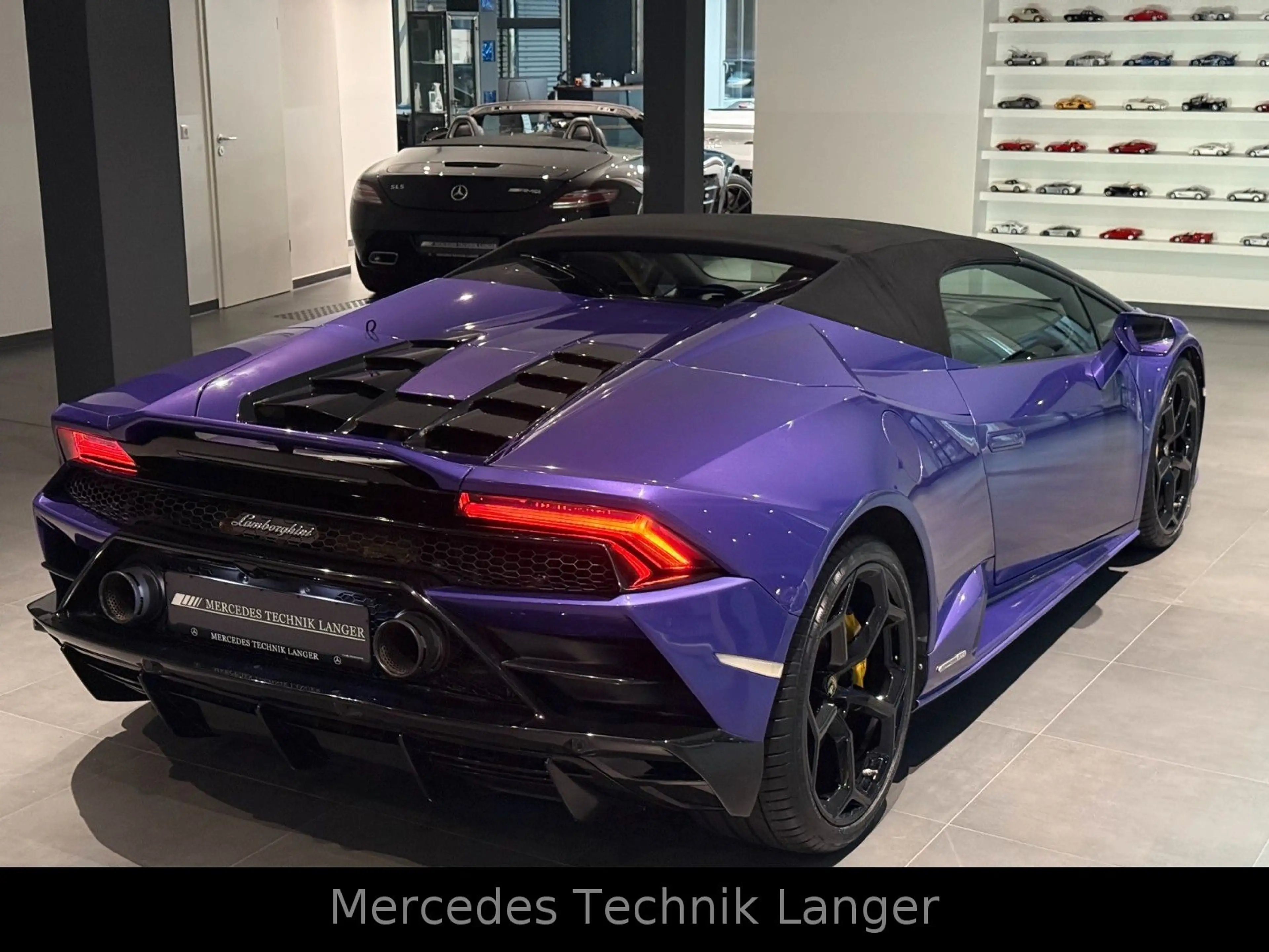 Lamborghini Huracán EVO Spyder LP640 AWD LIFT — photo 7