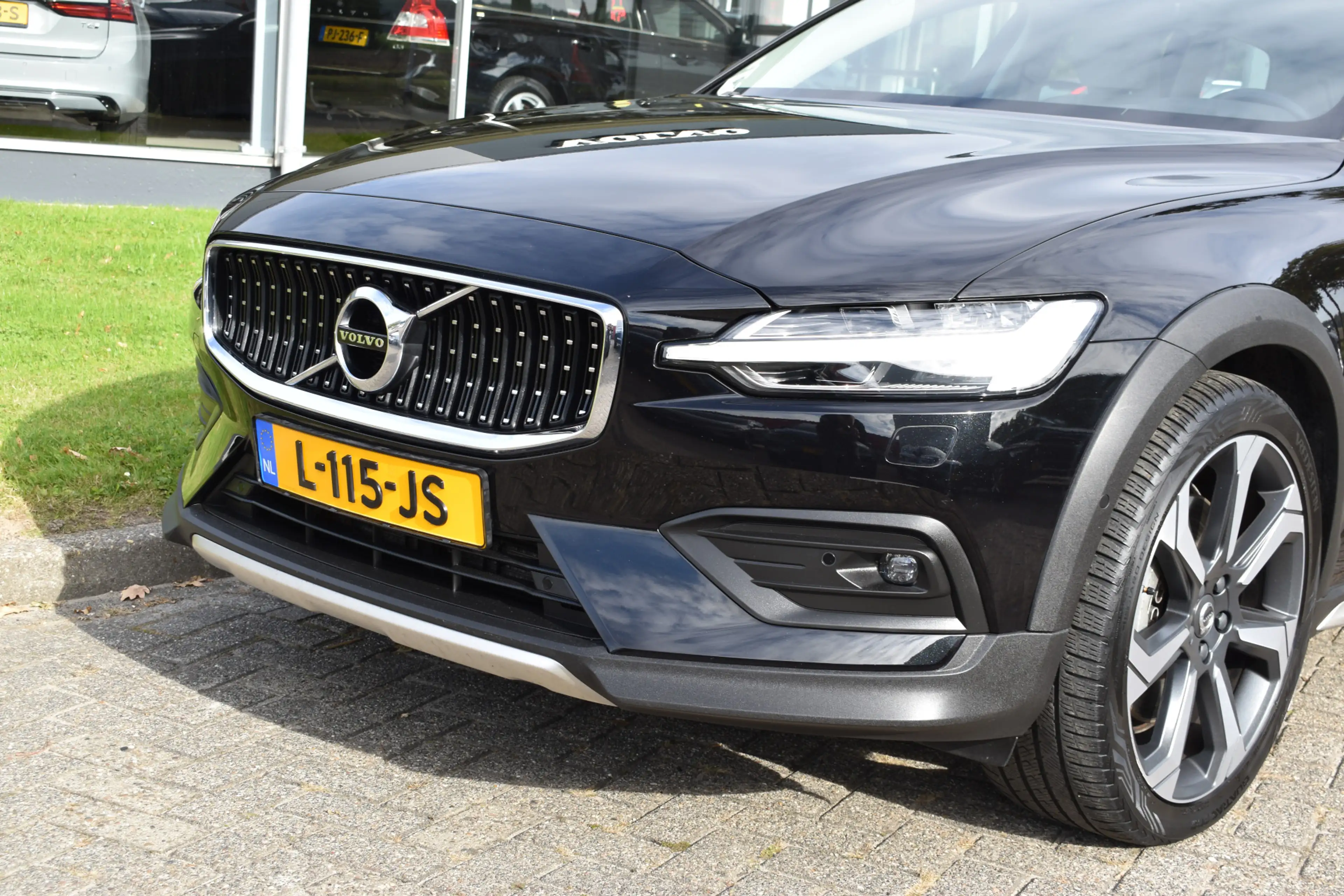 Volvo V60 Cross Country B5 265PK Automaat AWD Pro | Trekhaak | ACC | Blis — photo 4
