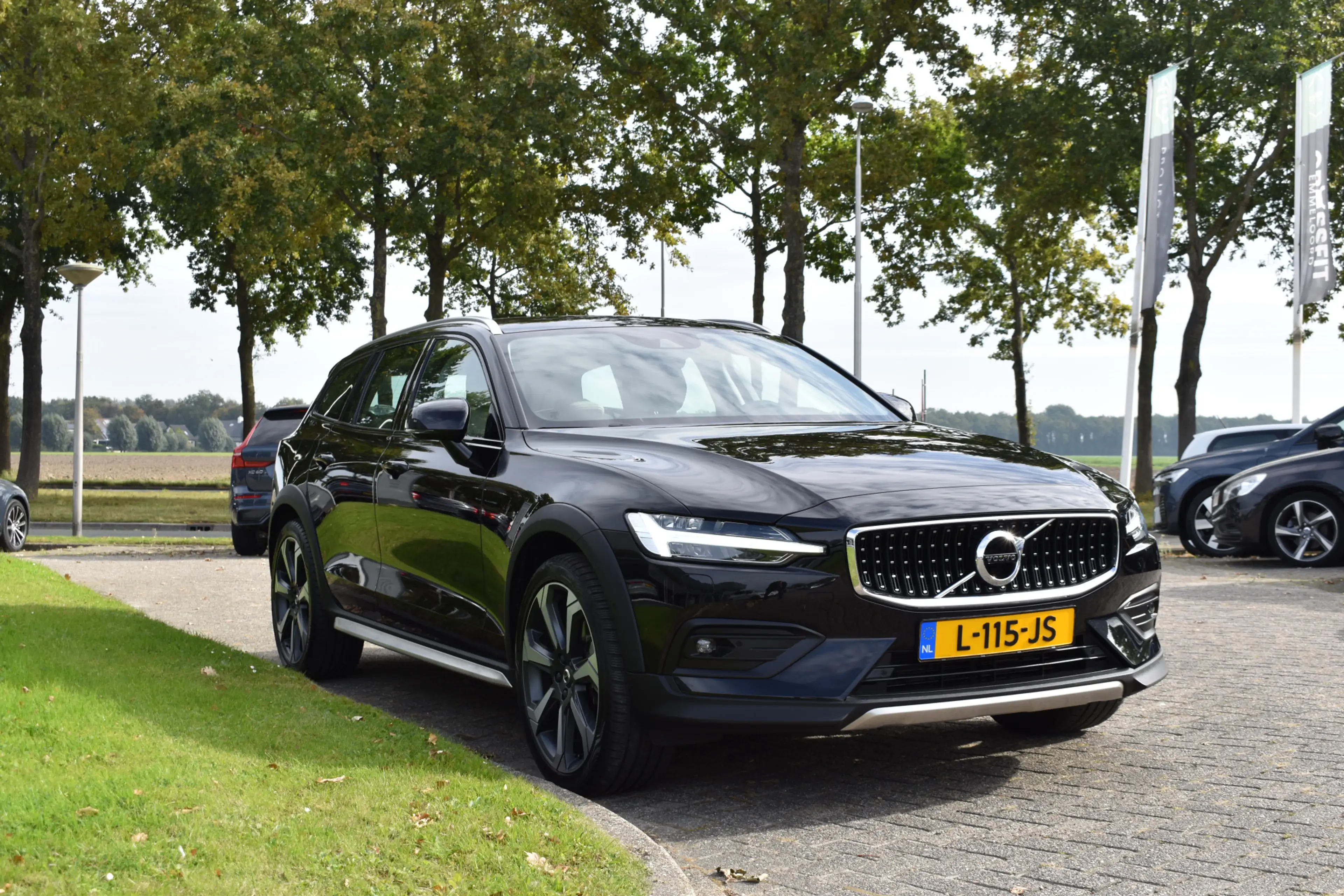 Volvo V60 Cross Country B5 265PK Automaat AWD Pro | Trekhaak | ACC | Blis — photo 2