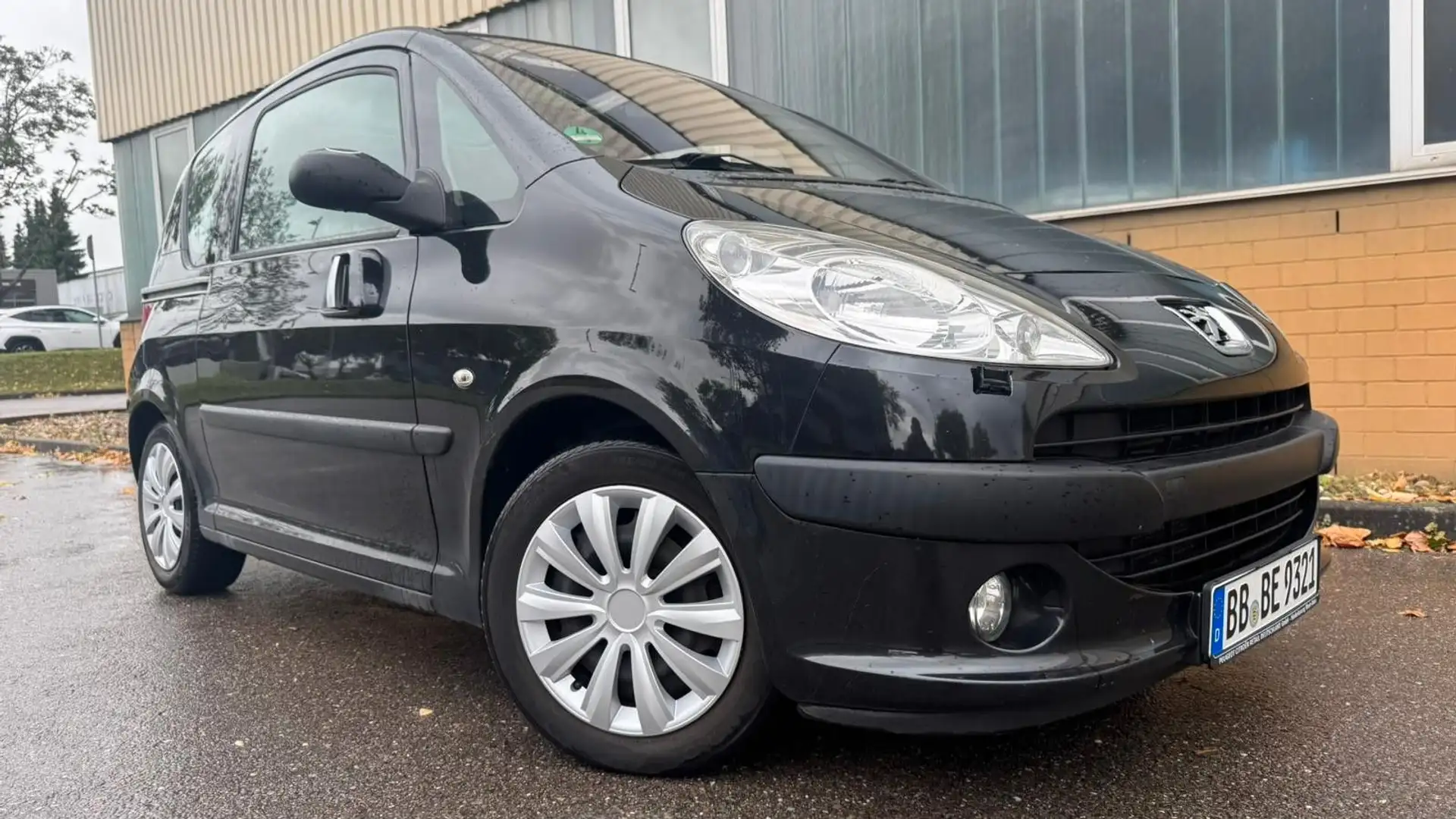Peugeot 1007 +TÜV +GARANTIE+PANORAMA+PARKS+KLIMA Schwarz - 2