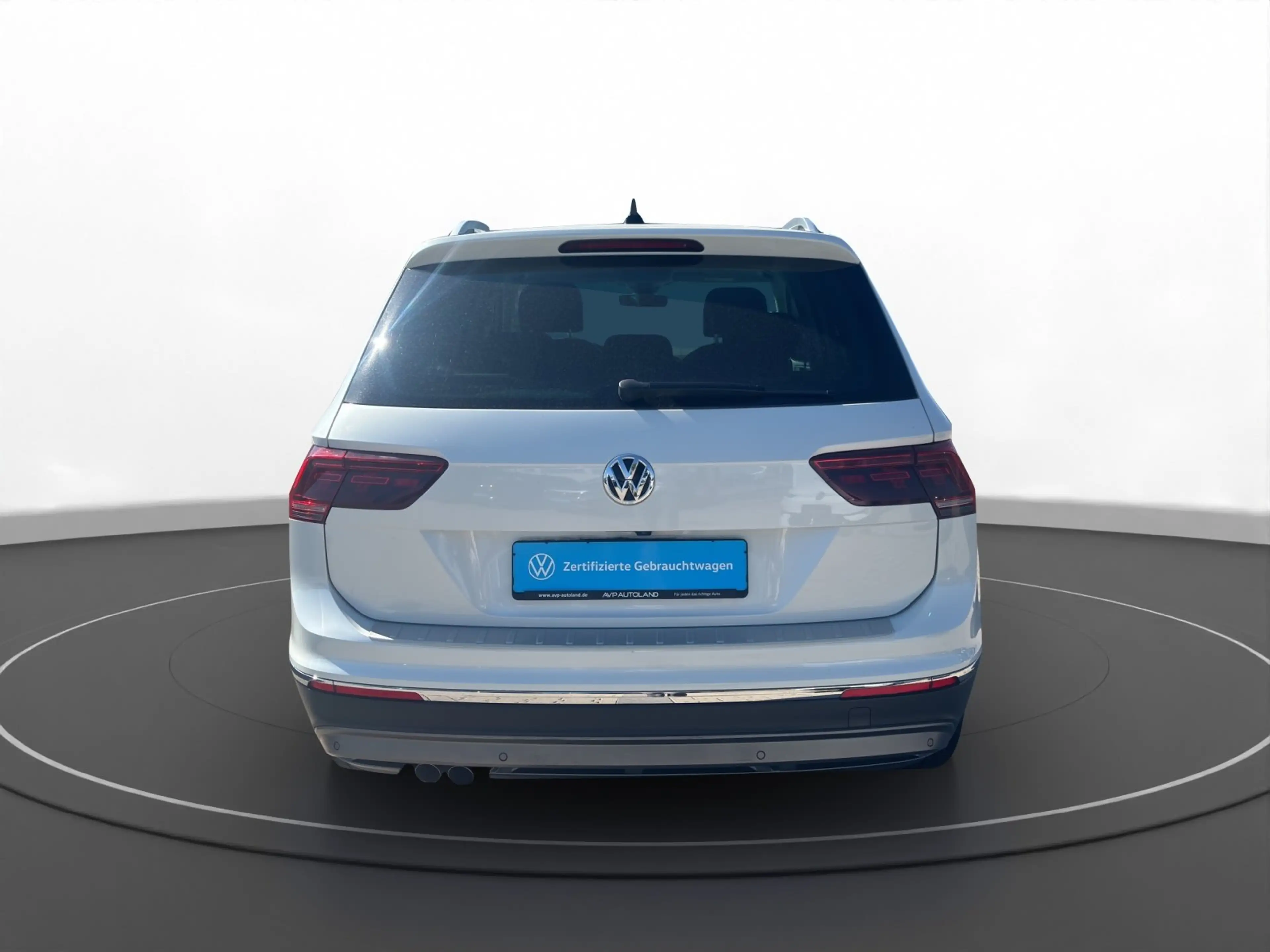 Volkswagen Tiguan 2.0 TDI DSG HIGHLINE | AHK | PANO | — photo 6
