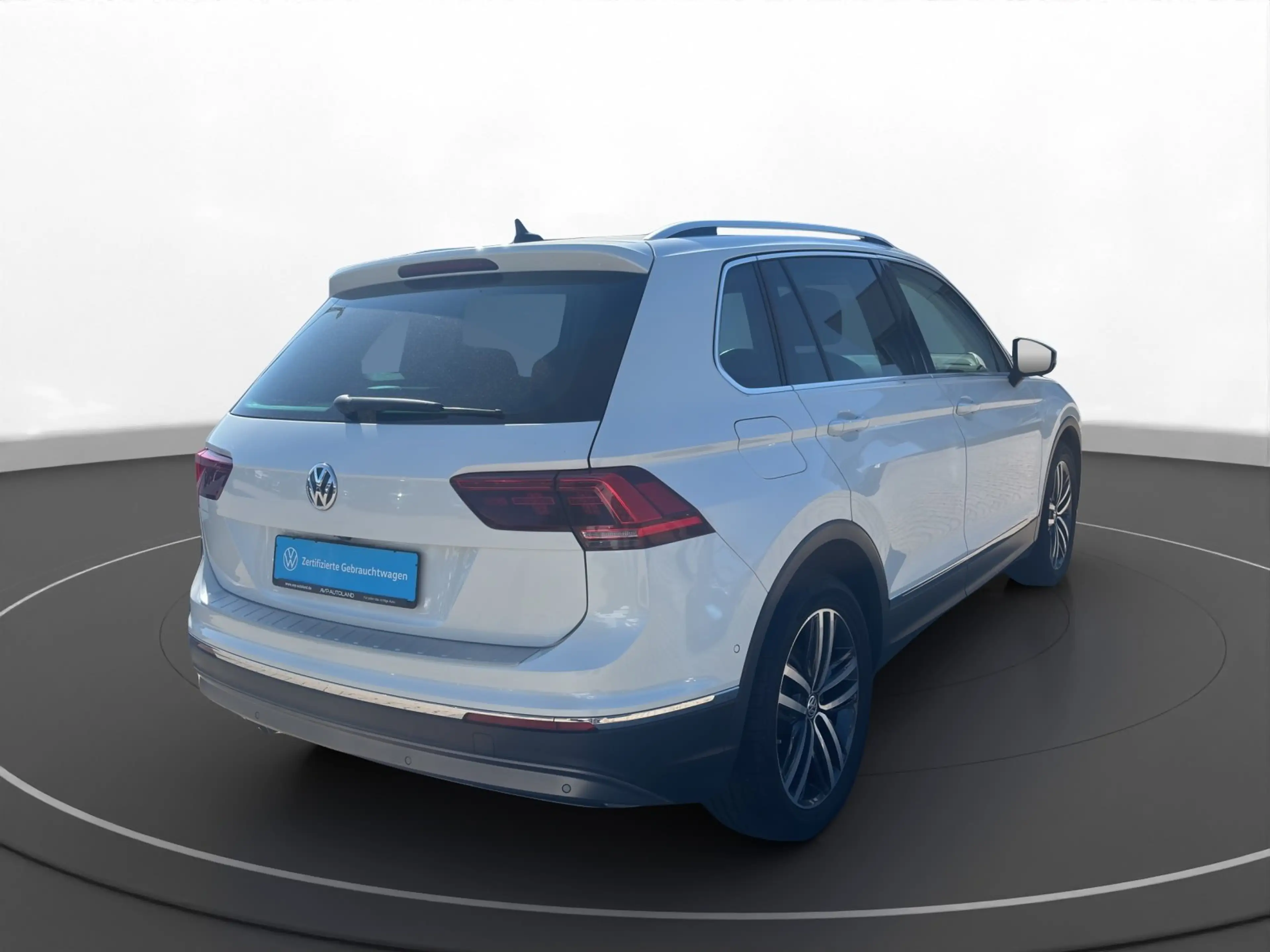 Volkswagen Tiguan 2.0 TDI DSG HIGHLINE | AHK | PANO | — photo 5