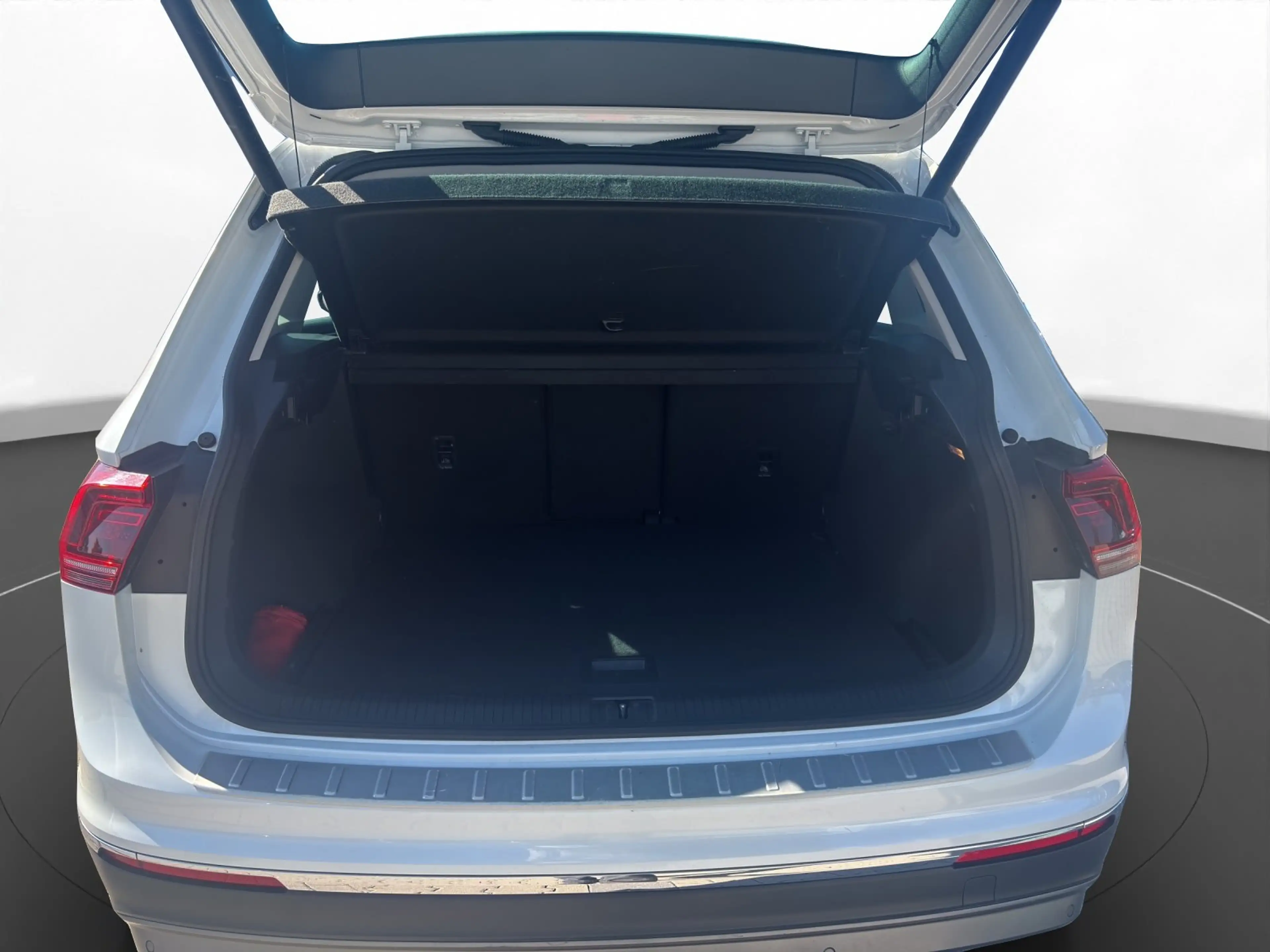 Volkswagen Tiguan 2.0 TDI DSG HIGHLINE | AHK | PANO | — photo 15