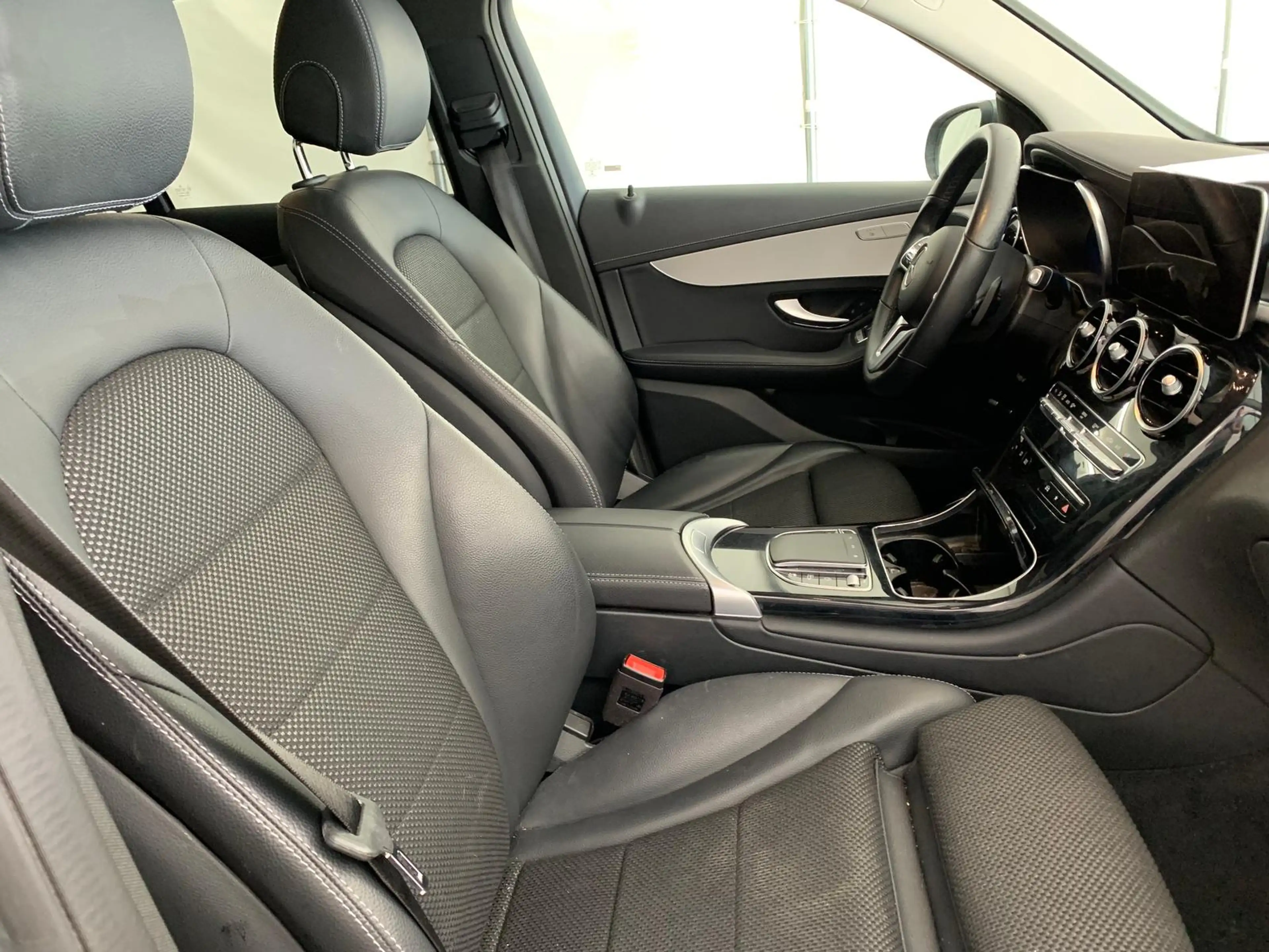 Mercedes-Benz GLC 300 e 4M HeadUp VirtCockp Distr+ 360Kam 18" — photo 4