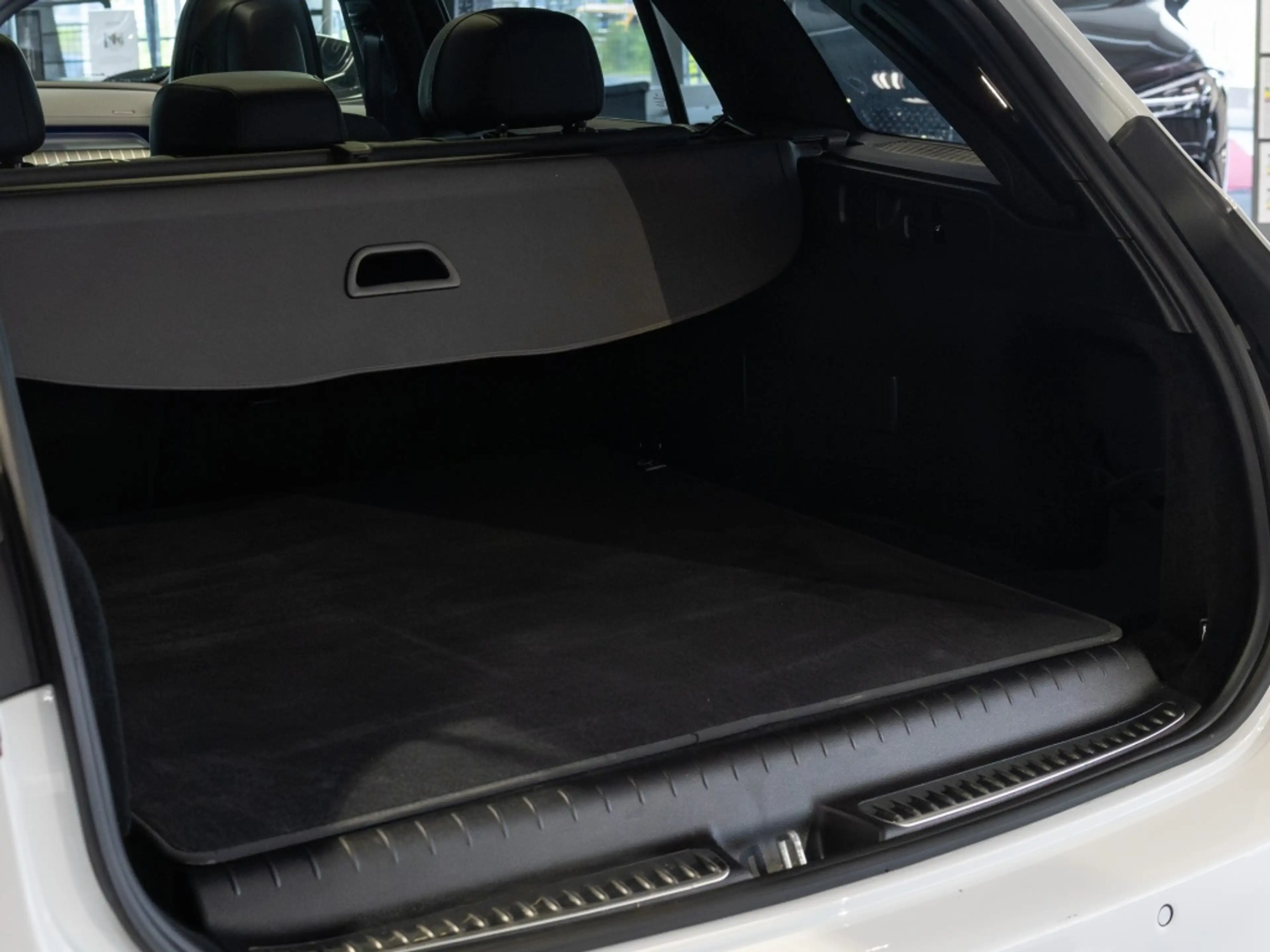 Mercedes-Benz C 300 T e ,  AMG BURM NIGHT PREMIUM MEMO 360 PDC — photo 10