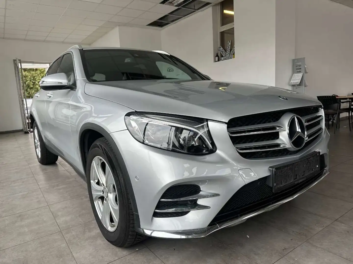 Mercedes-Benz GLC 250 d AMATIC AMG Grau - 1