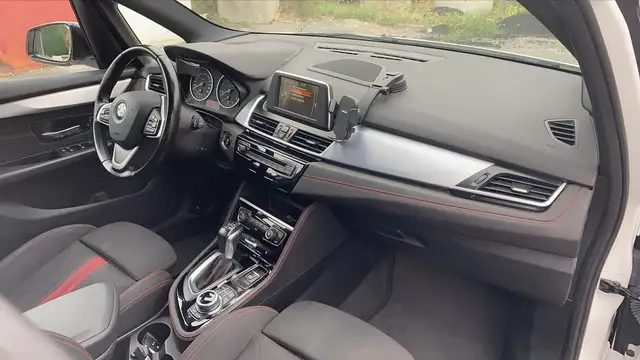 BMW 2 Series view 10