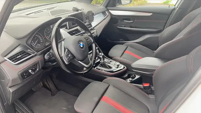 BMW 2 Series view 8