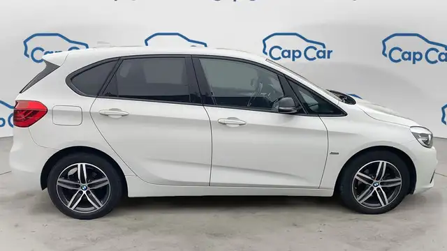BMW 2 Series view 4