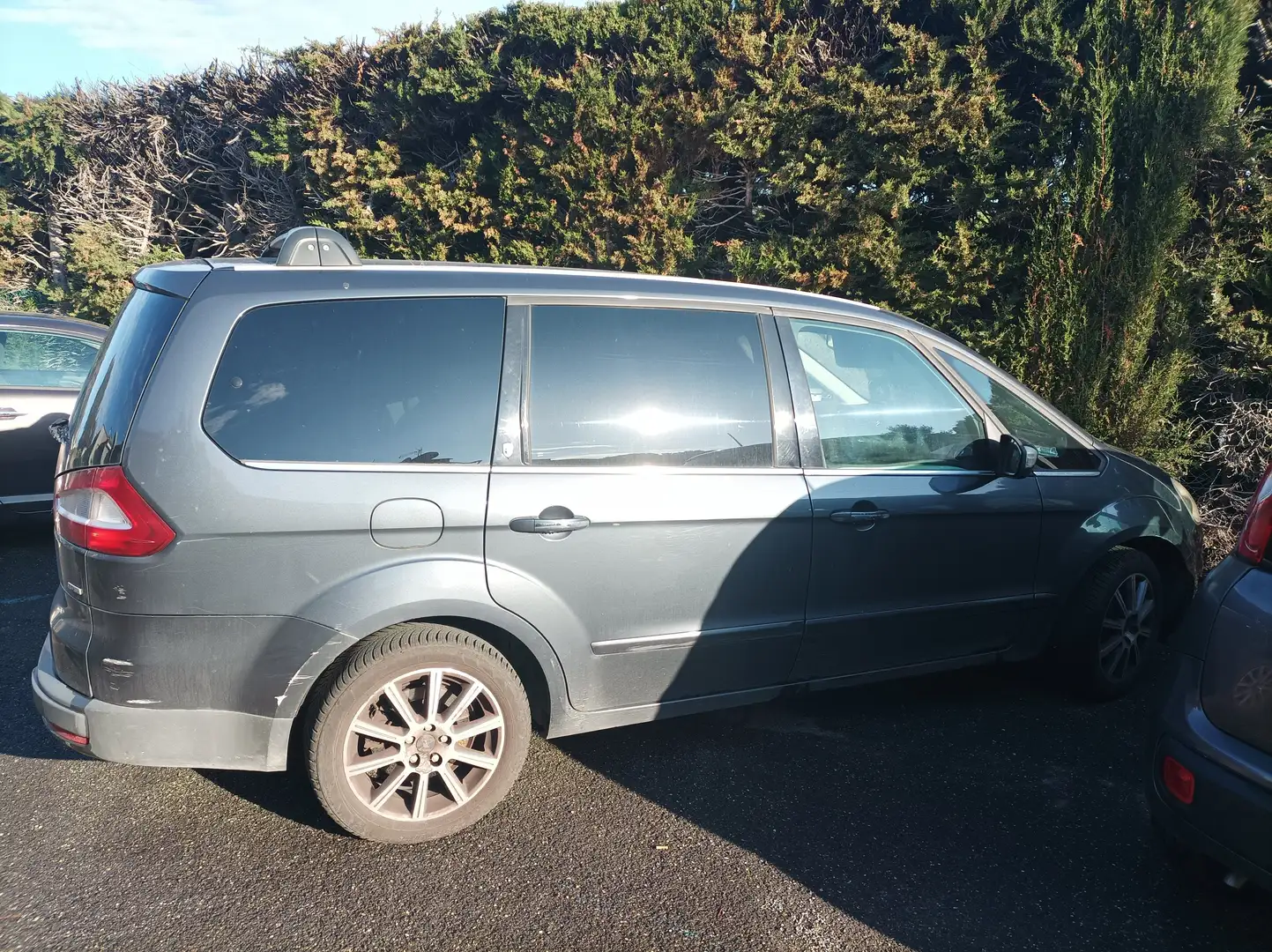 Ford Galaxy Galaxy II 2009 2.0 tdci Ghia dpf Gris - 2