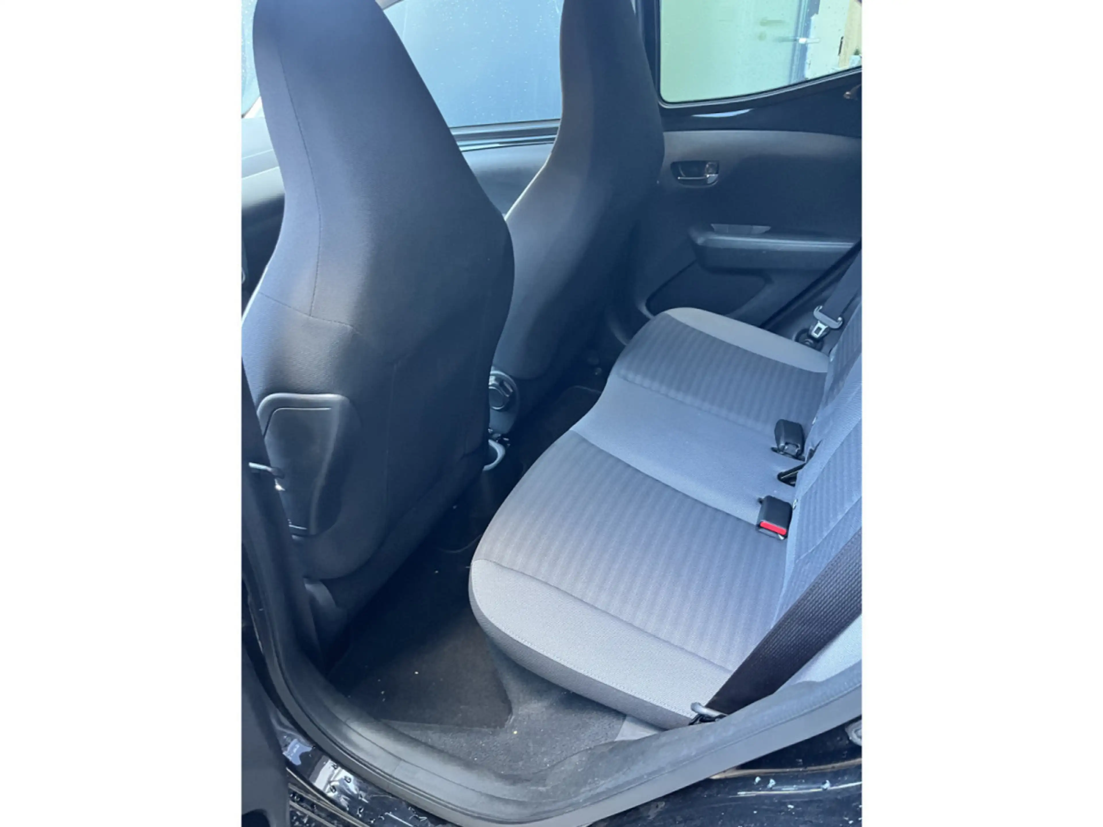 Toyota Aygo 1.0 automatique Team Deutchland — photo 8