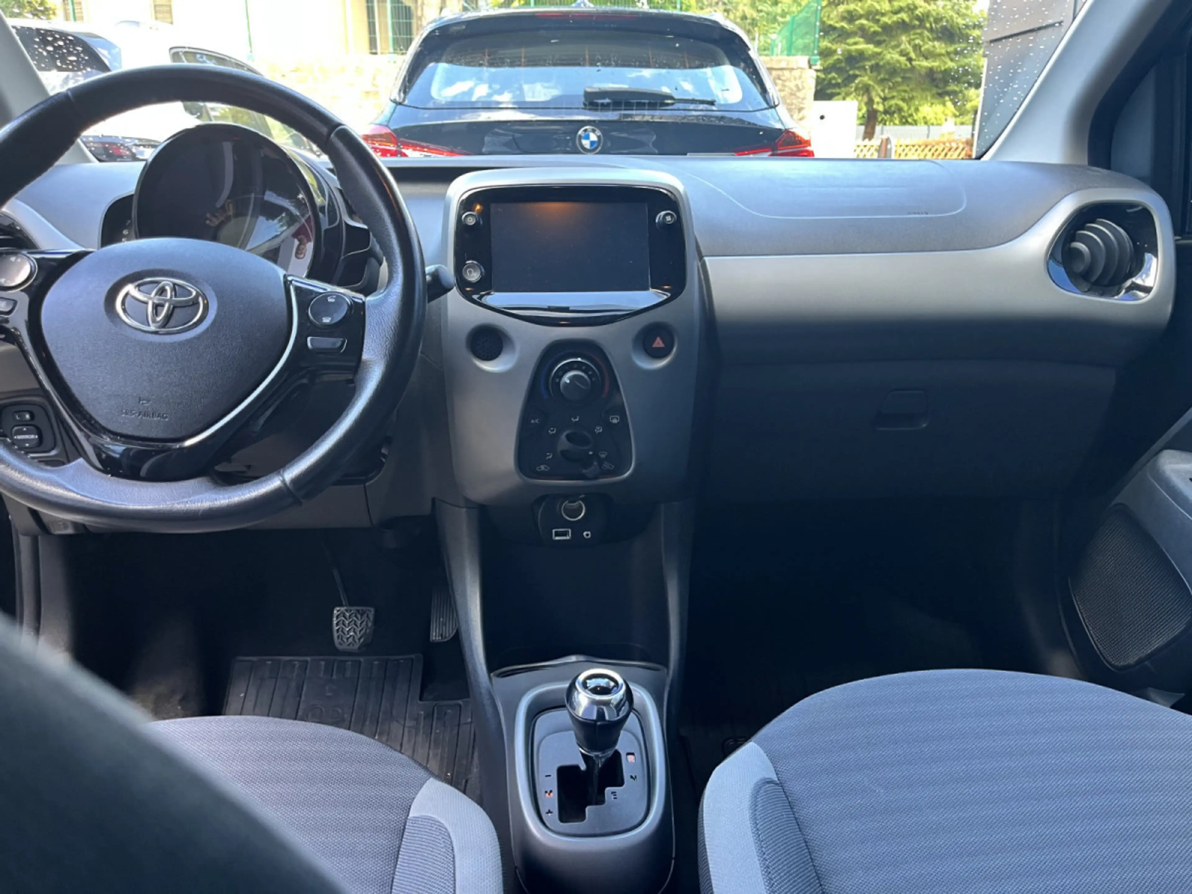 Toyota Aygo 1.0 automatique Team Deutchland — photo 7