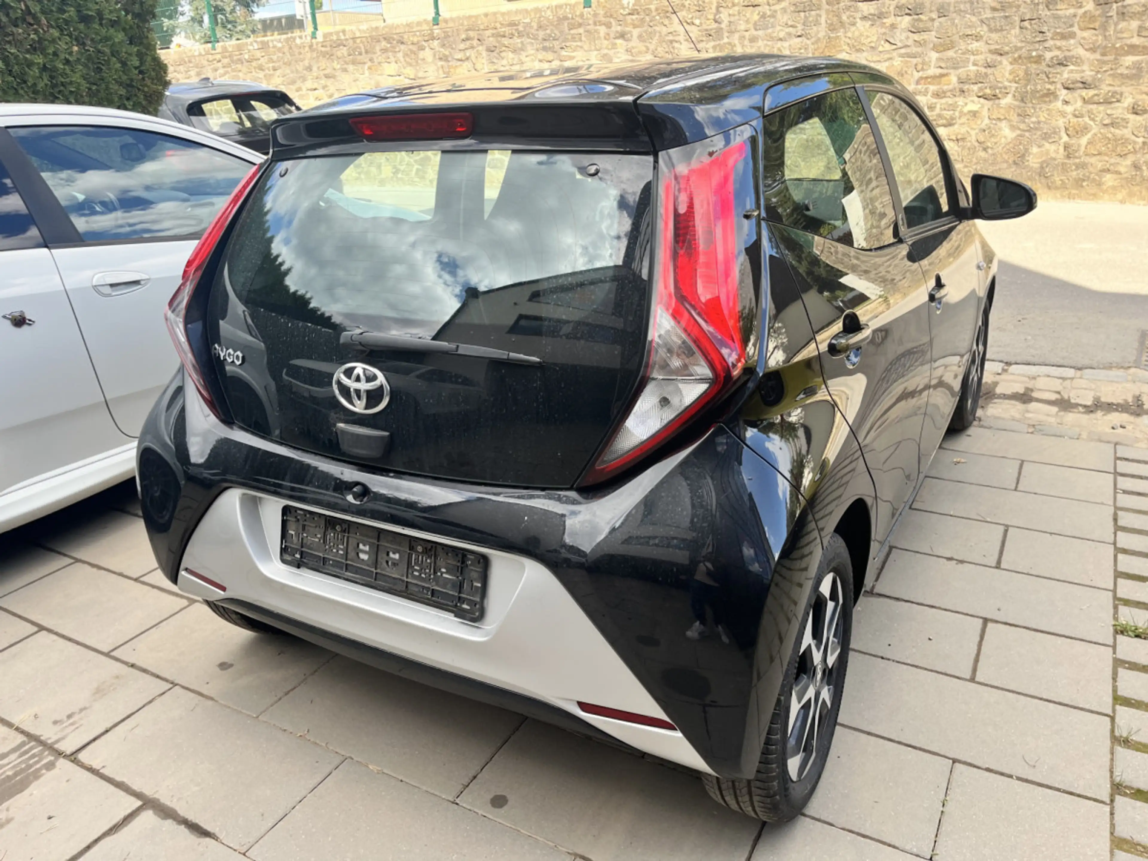 Toyota Aygo 1.0 automatique Team Deutchland — photo 5