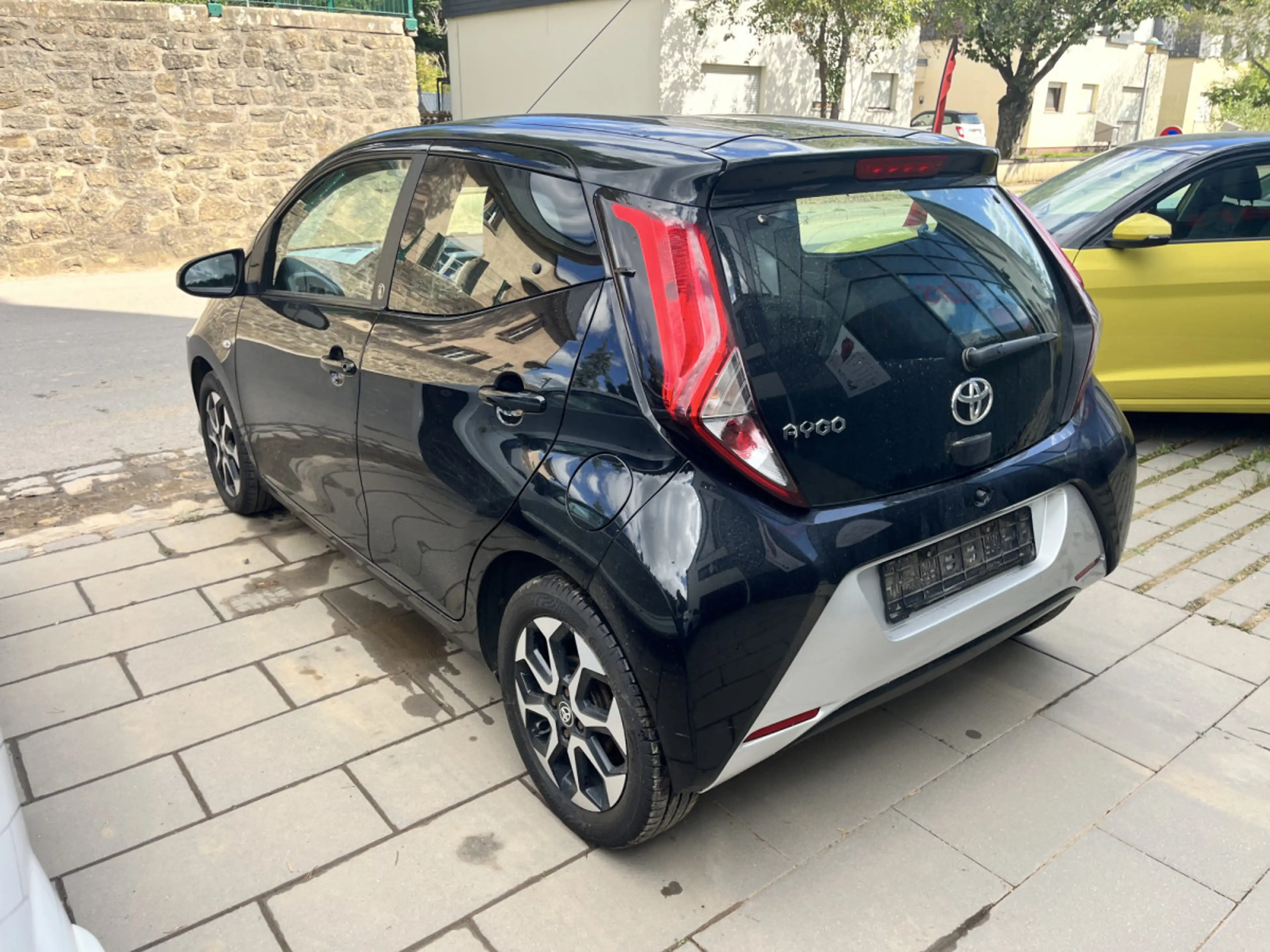 Toyota Aygo 1.0 automatique Team Deutchland — photo 4