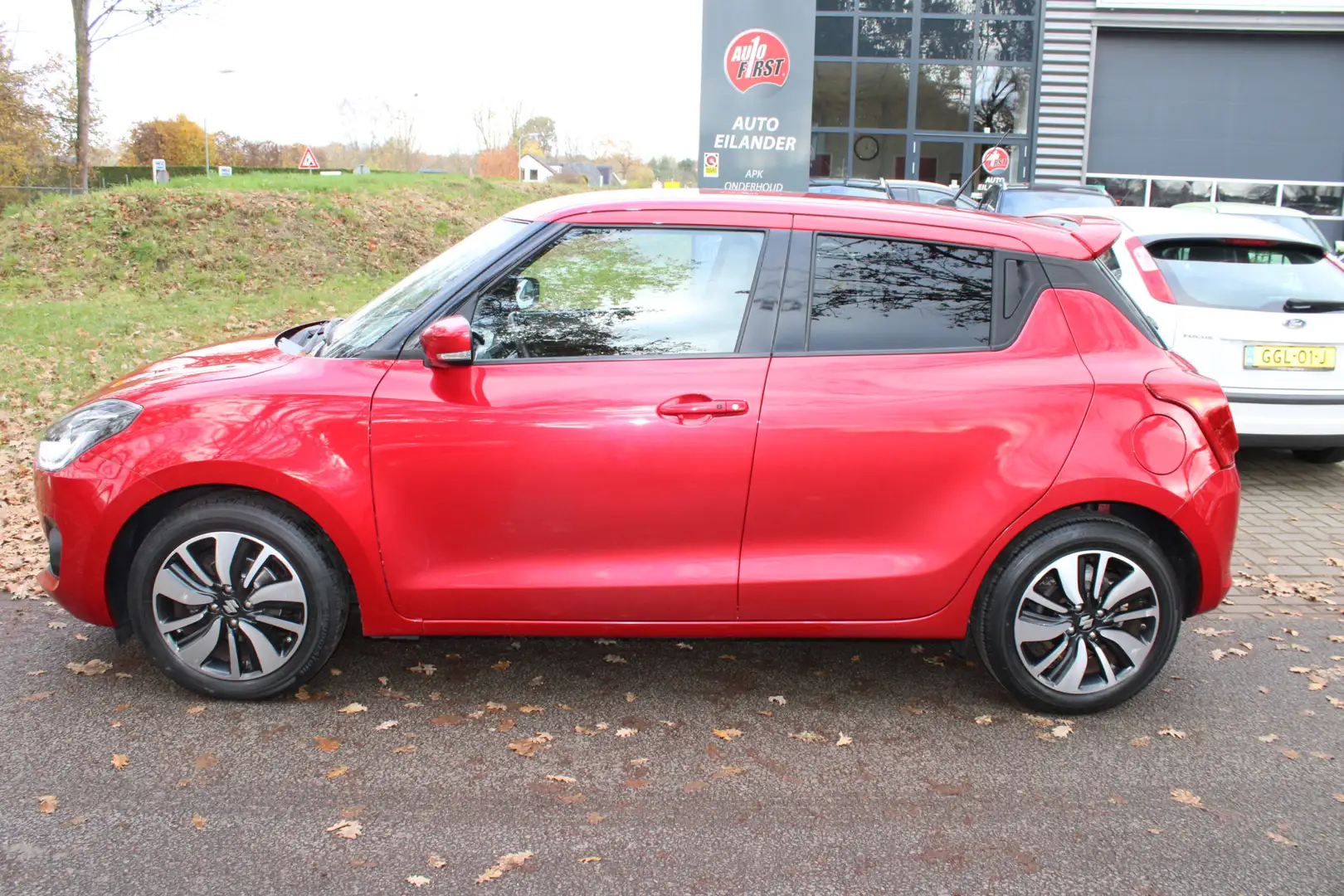 Suzuki Swift 1.0 Stijl Smart Hybrid Rouge - 2